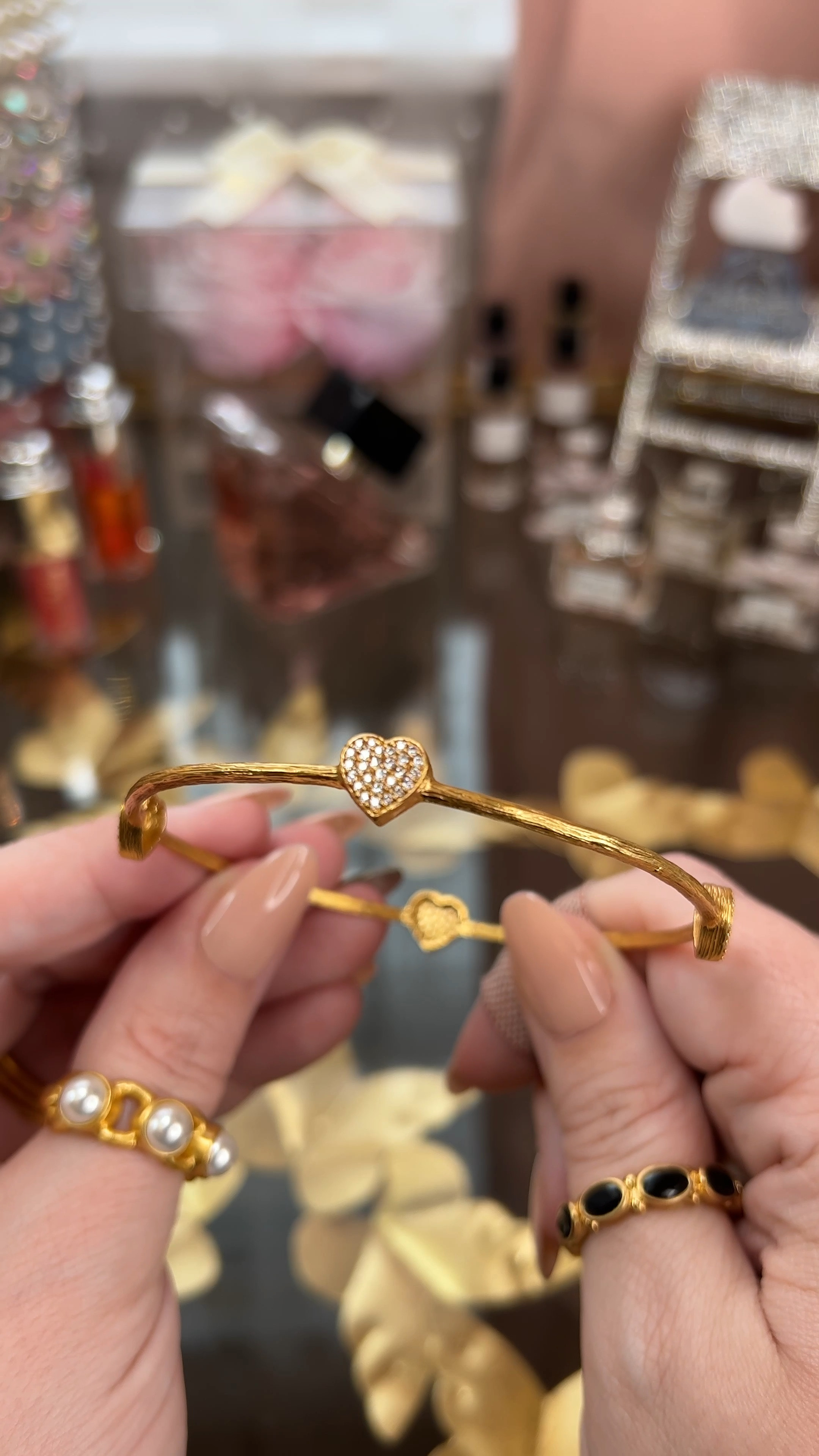 Julie Vos Gold Heart Valentine’s Day Jewelry

#jewelry #heartjewelry #valentinesdaygift #gifts #giftsforher #giftideas

#LTKstyletip #LTKGiftGuide #LTKSeasonal