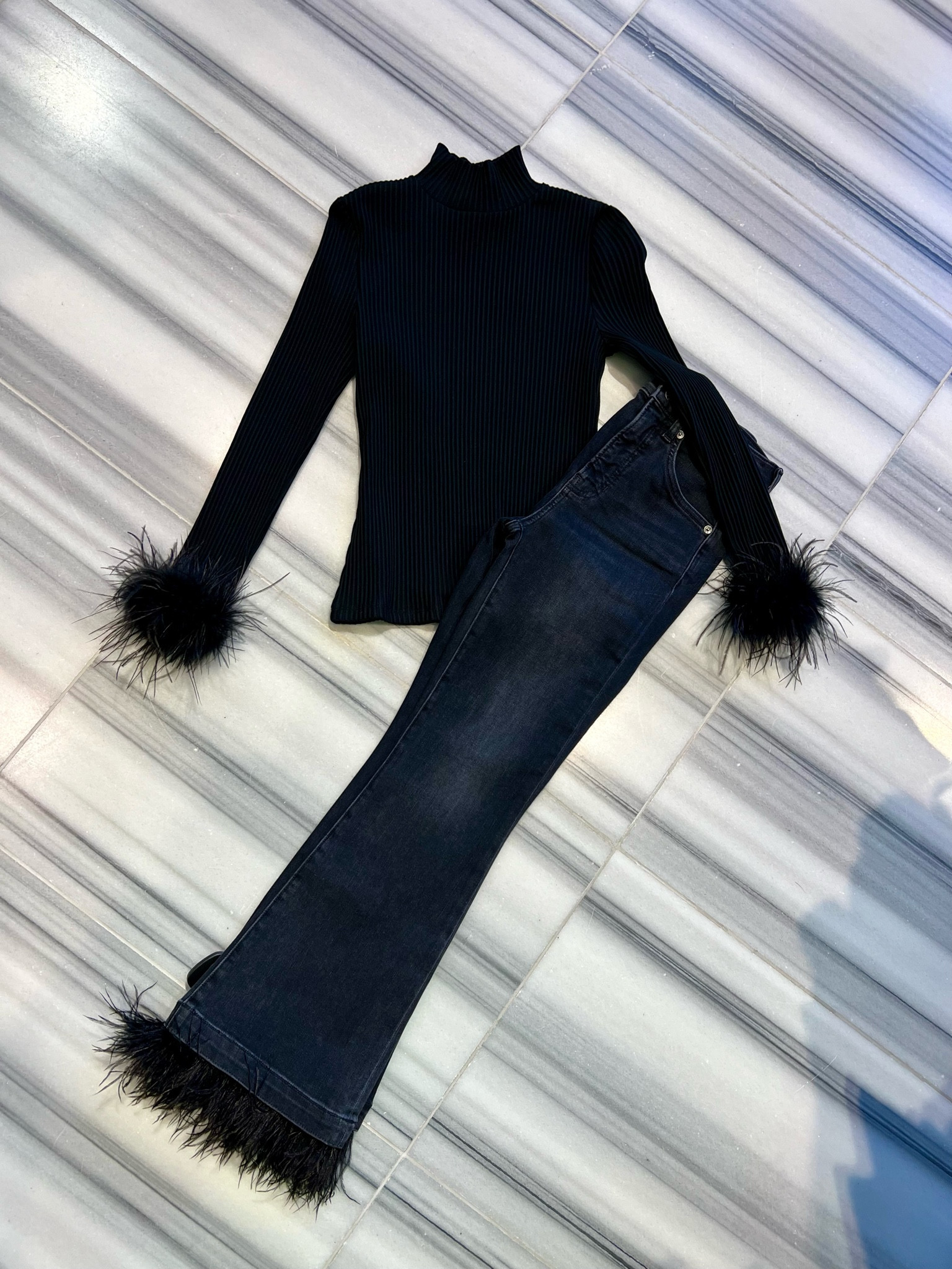 Super cute- casual with elements!! 

#shoptootsieswithdanielle

#LTKHoliday #LTKstyletip #LTKparties