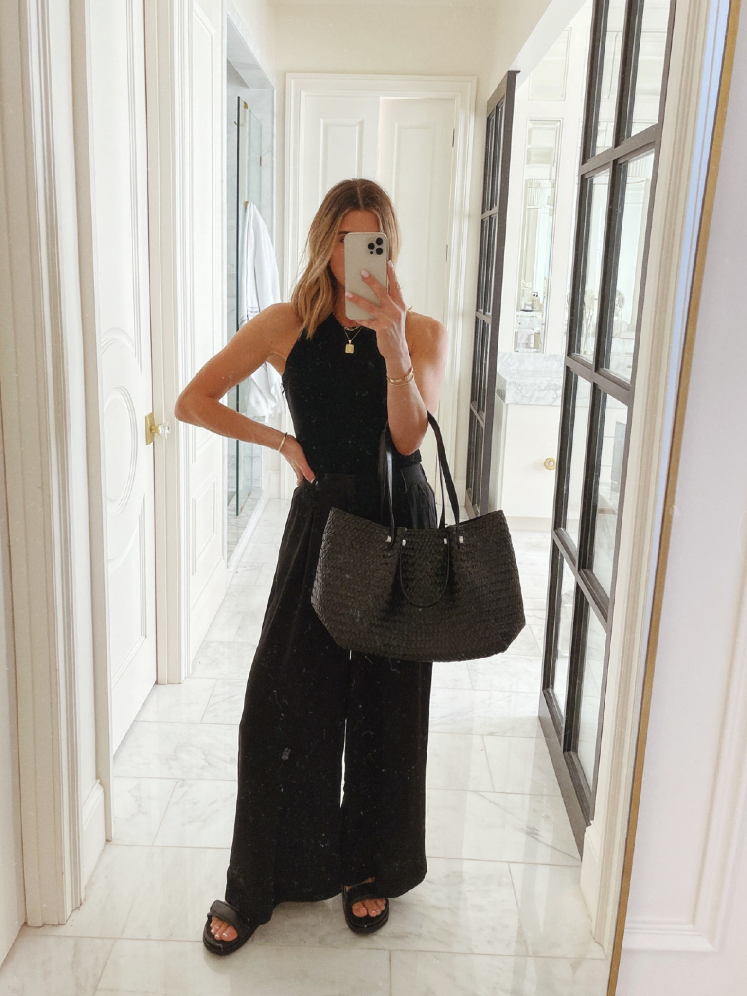 Amazon fashion finds.
Tank wearing size small
Pants wearing size small