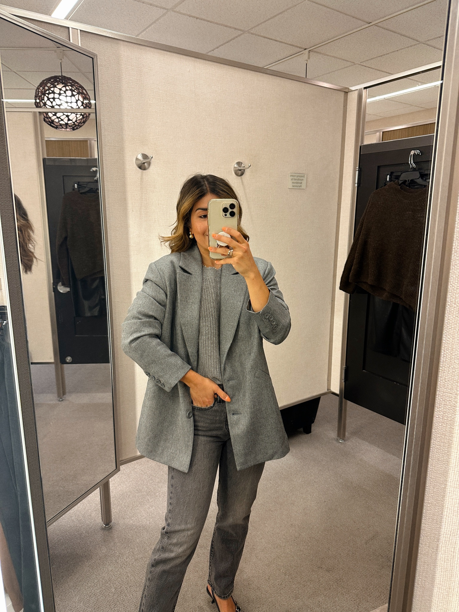 This oversized blazer is so good! It runs tts. I’m wearing size small.
Sweater size small
Jeans size 25
Nordstrom, Nsale, Nordstrom anniversary sale 

#LTKFindsUnder100 #LTKFindsUnder50 #LTKSummerSales