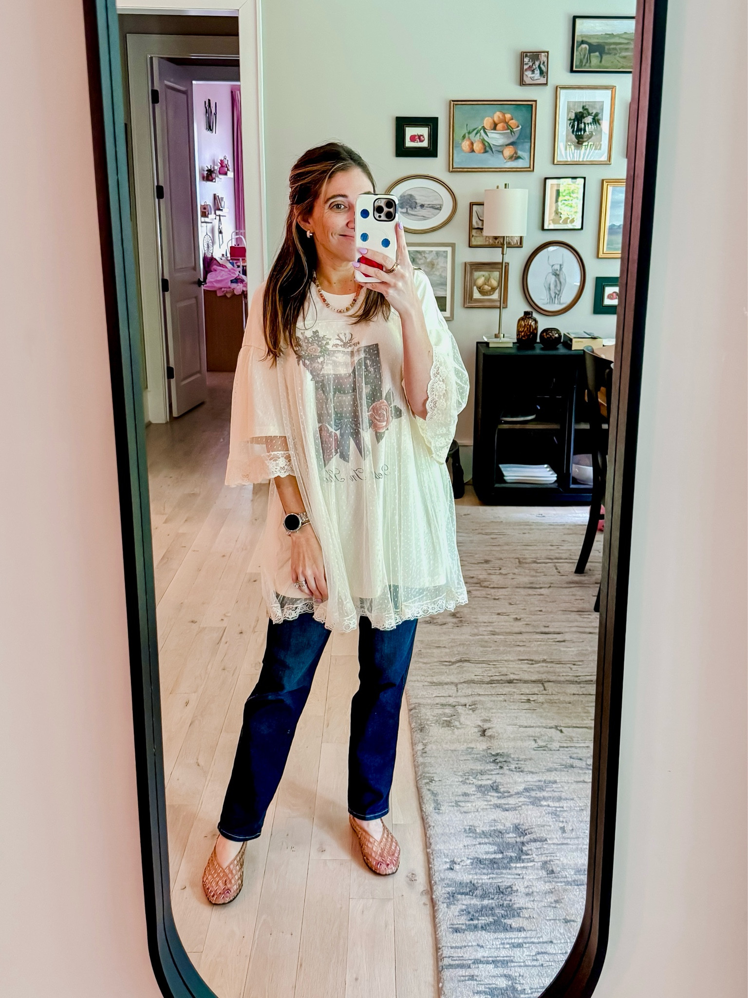 This top sat in my cart for months and I couldn’t stop thinking about it so I bit the bullet and bought it. Problem now is that it’s sold out! BUUUUUT I found a very affordable option 
Top M / Jeans 10 / Jellys tts