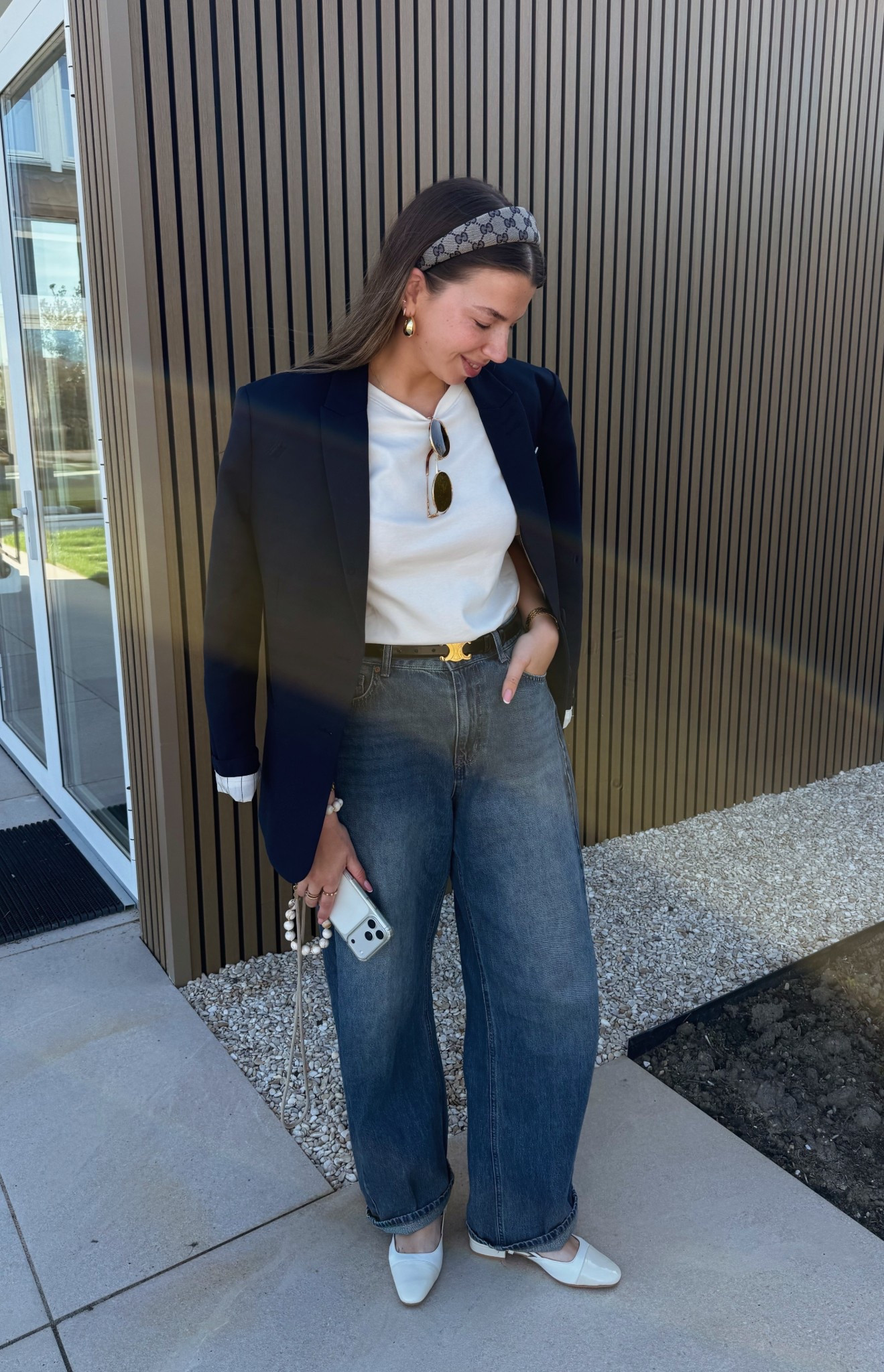 Spring in navy blue 💙

Navy blazer, white t-shirt, basic t-shirt, barrel jeans, wide leg jeans, Jonak slingbacks, white slingbacks

#LTKstyletip #LTKeurope #LTKspring