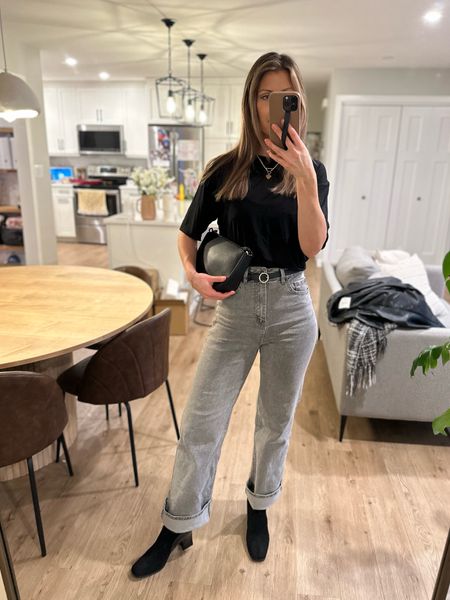 Date night ootd. Jeans are old from Ardene and bag is Ela handbags. You can use code stacey15 to save!