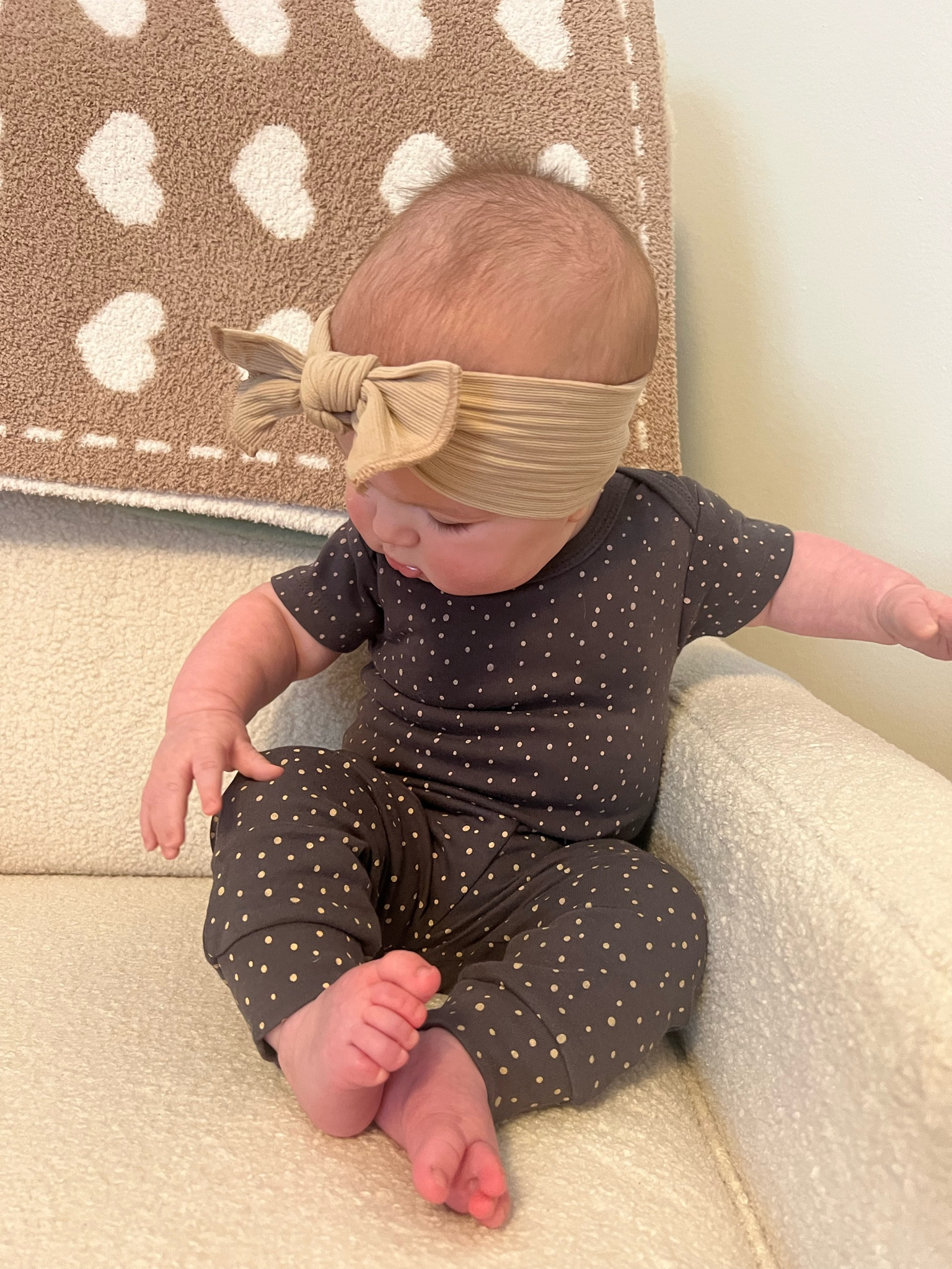 Gender neutral baby outfit with bow 

Nursery decor, matching set, easy baby outfit, baby shower gift, Amazon baby finds, baby bow, baby girl outfit 

#LTKKids #LTKBump #LTKBaby