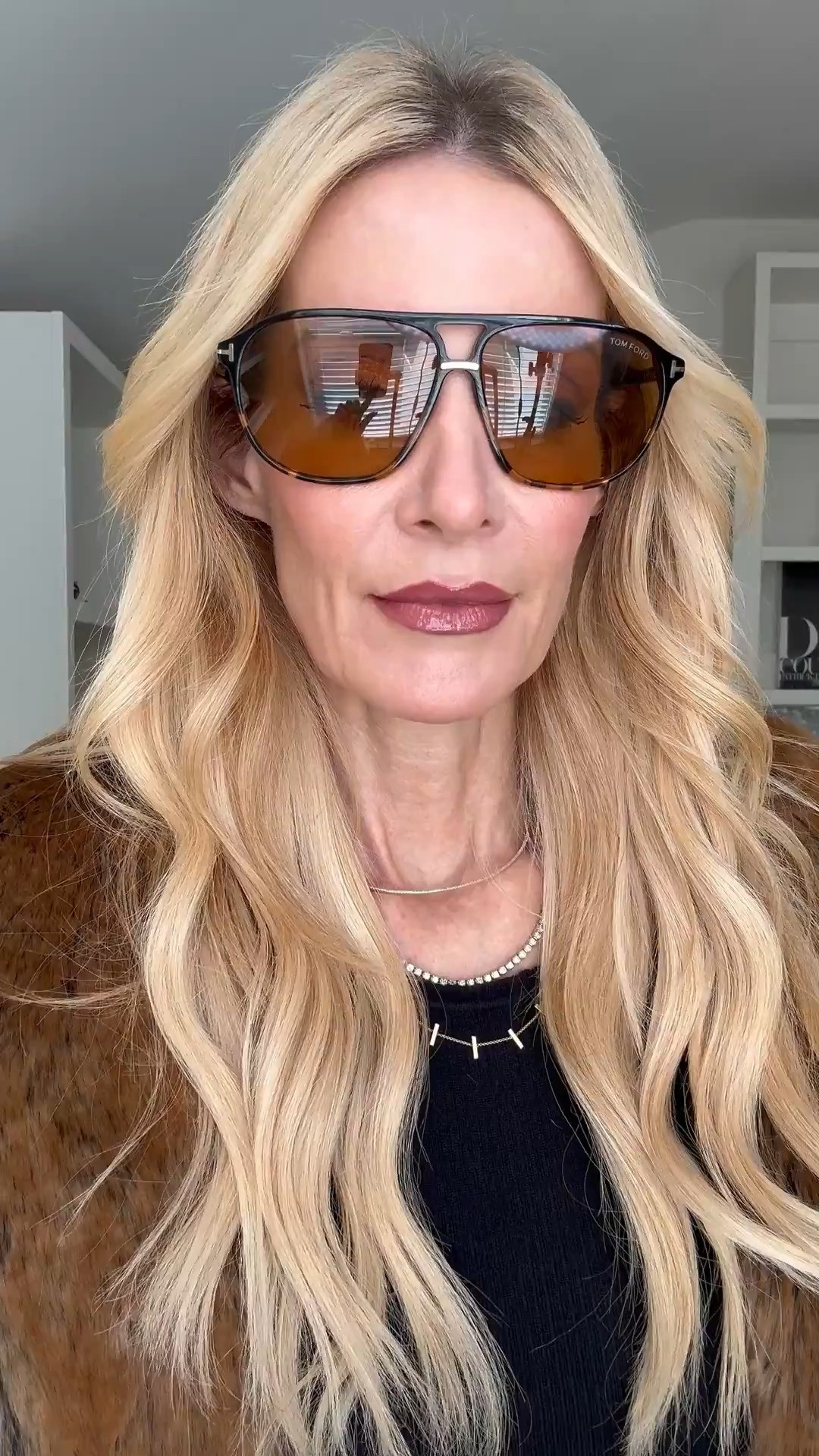 ✨ FOUND - The perfect pair of jeans to wear with ankle booties. ✨ Obsessed with these Mother high-waisted wide-leg jeans — the faded black wash is everything. They’re just as comfortable as they are flattering, with perfectly placed back pockets and a floor-skimming hemline that makes your legs look insanely long. 😍 Pro tip: Pair them with a pointy-toe ankle bootie for maximum leg-lengthening magic. These jeans are hands down one of my top picks right now — I wear them all the time! True to size — I’m wearing a size 24. 

 

#LTKootd #LTKOver40 #LTKFindsUnder100