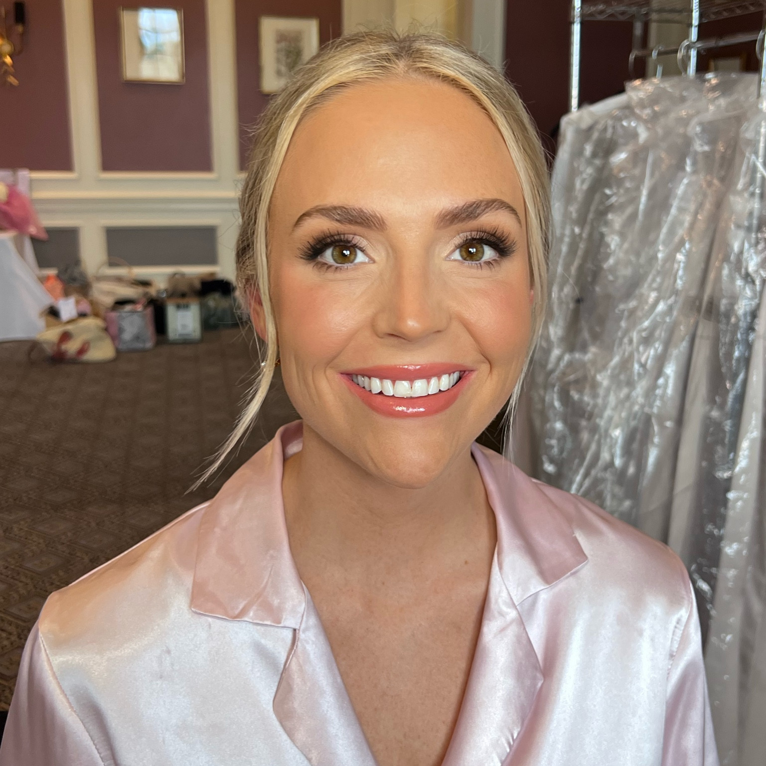 Glowy bridal glam ✨🫶🏼 

Bridal makeup // soft wedding makeup // natural makeup // wedding makeup 

#LTKwedding #LTKbeauty
