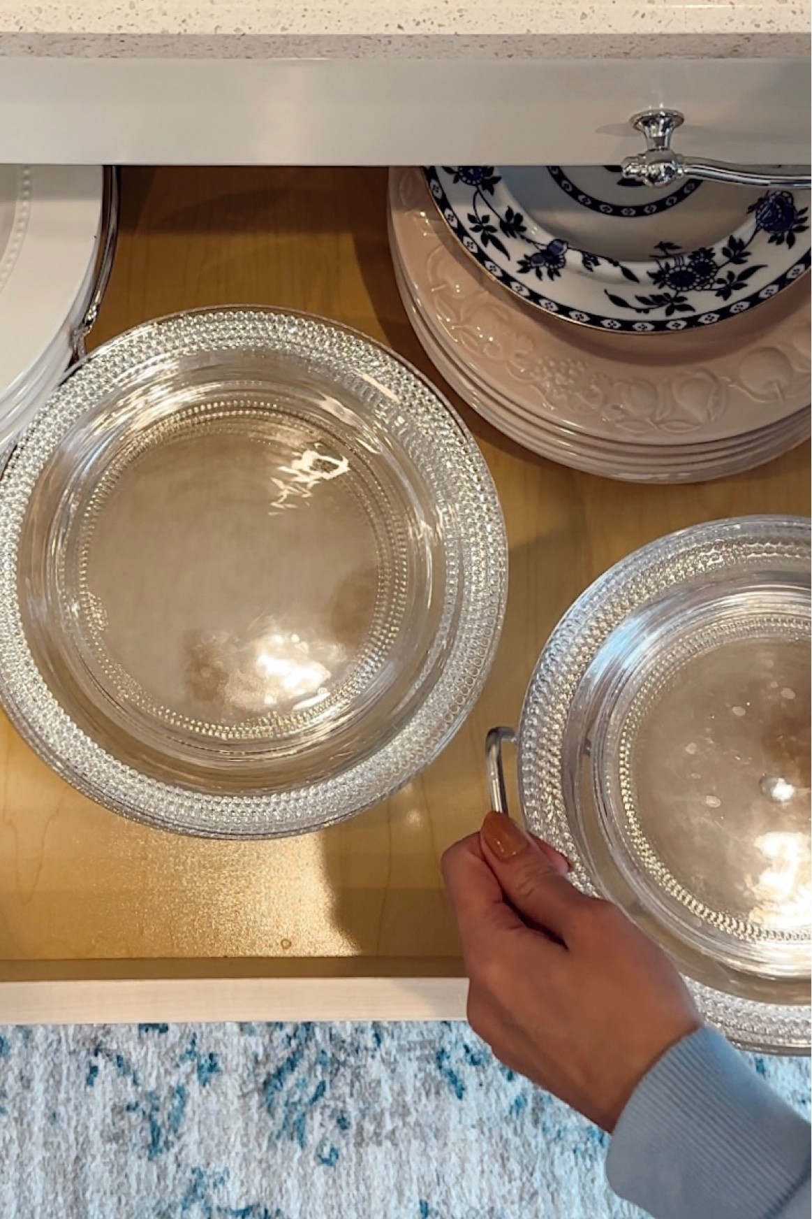 Sneak peek of tomorrows reel on IG… if you’re all about organizing, this one’s for you!

#homeorganizing #homestorage #kitchenorganization

#LTKhome #LTKparties