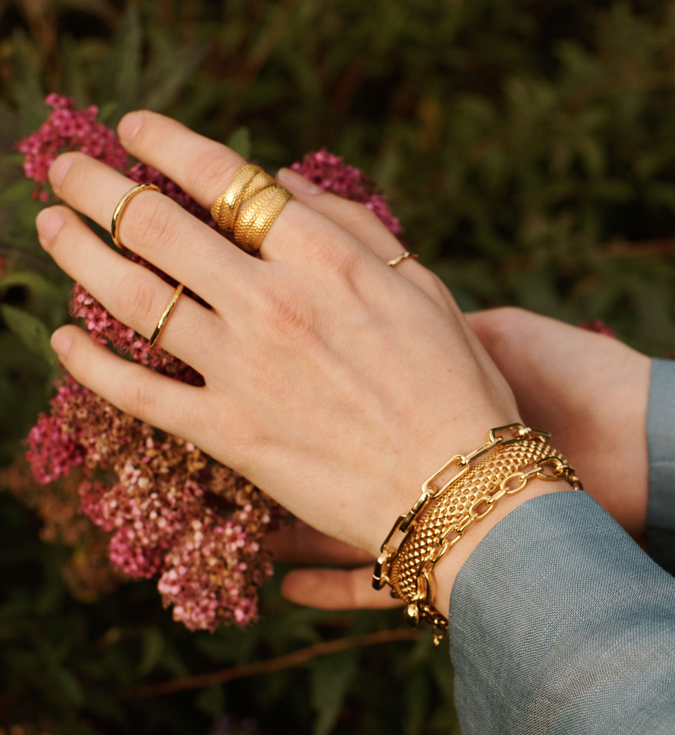 Heirloom Woven Cross Ring | Monica Vinader (Global)