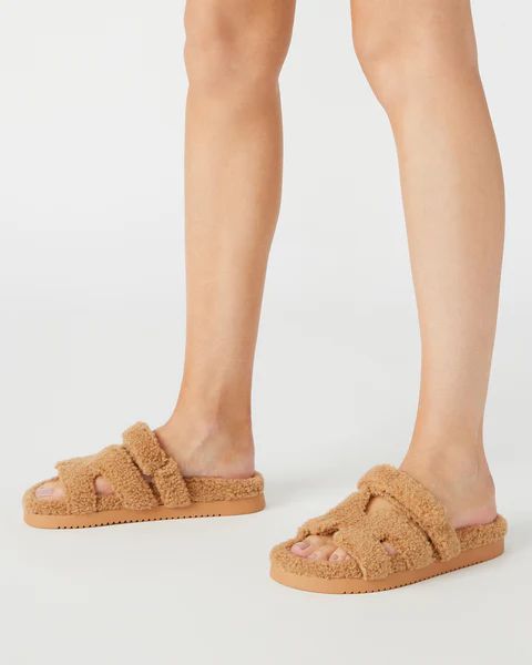 MAYVEN FAUX SHEARLING CAMEL FABRIC | Steve Madden (US)