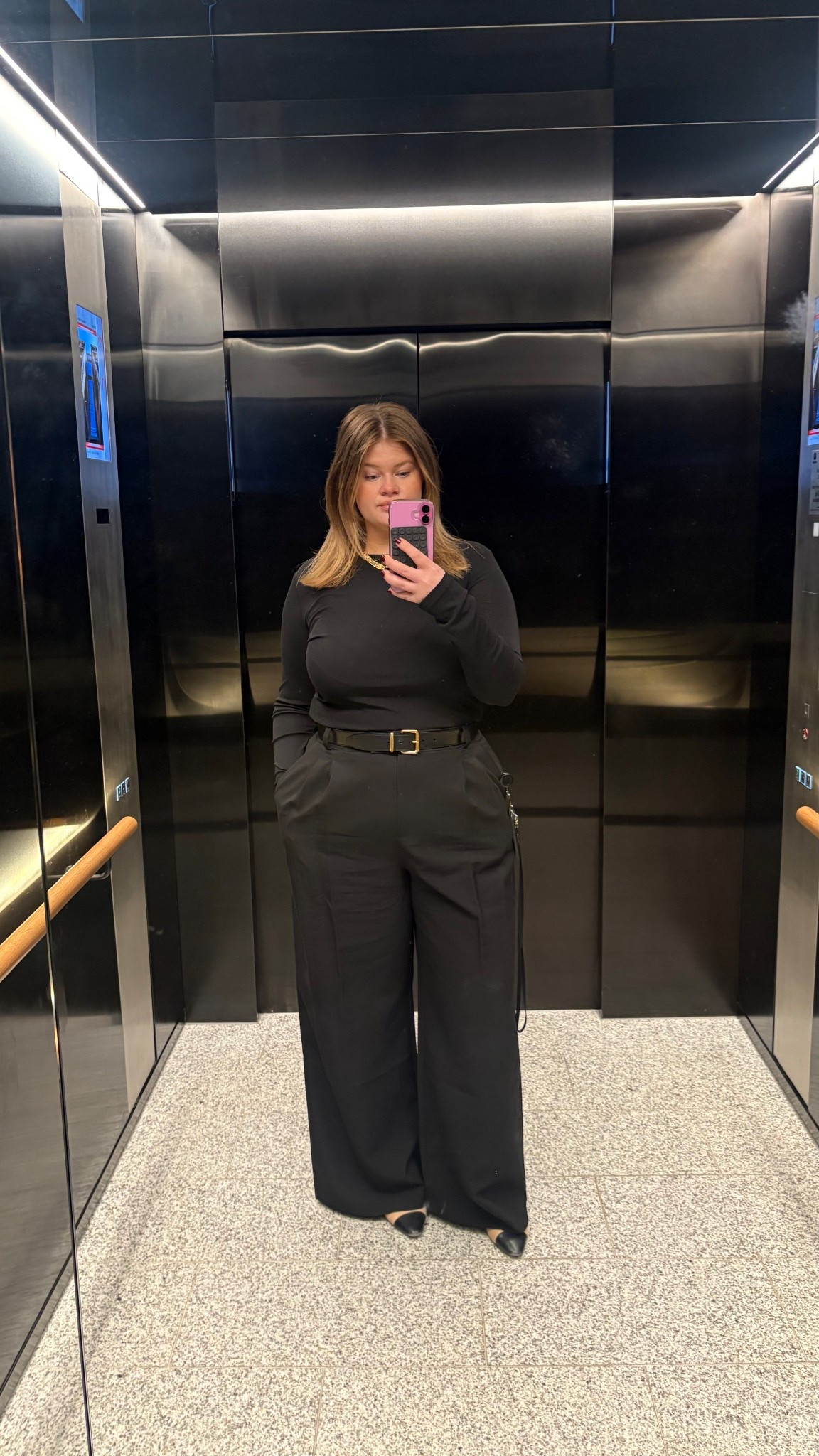 Black on black 

#LTKmidsize #LTKaustralia #LTKworkwear