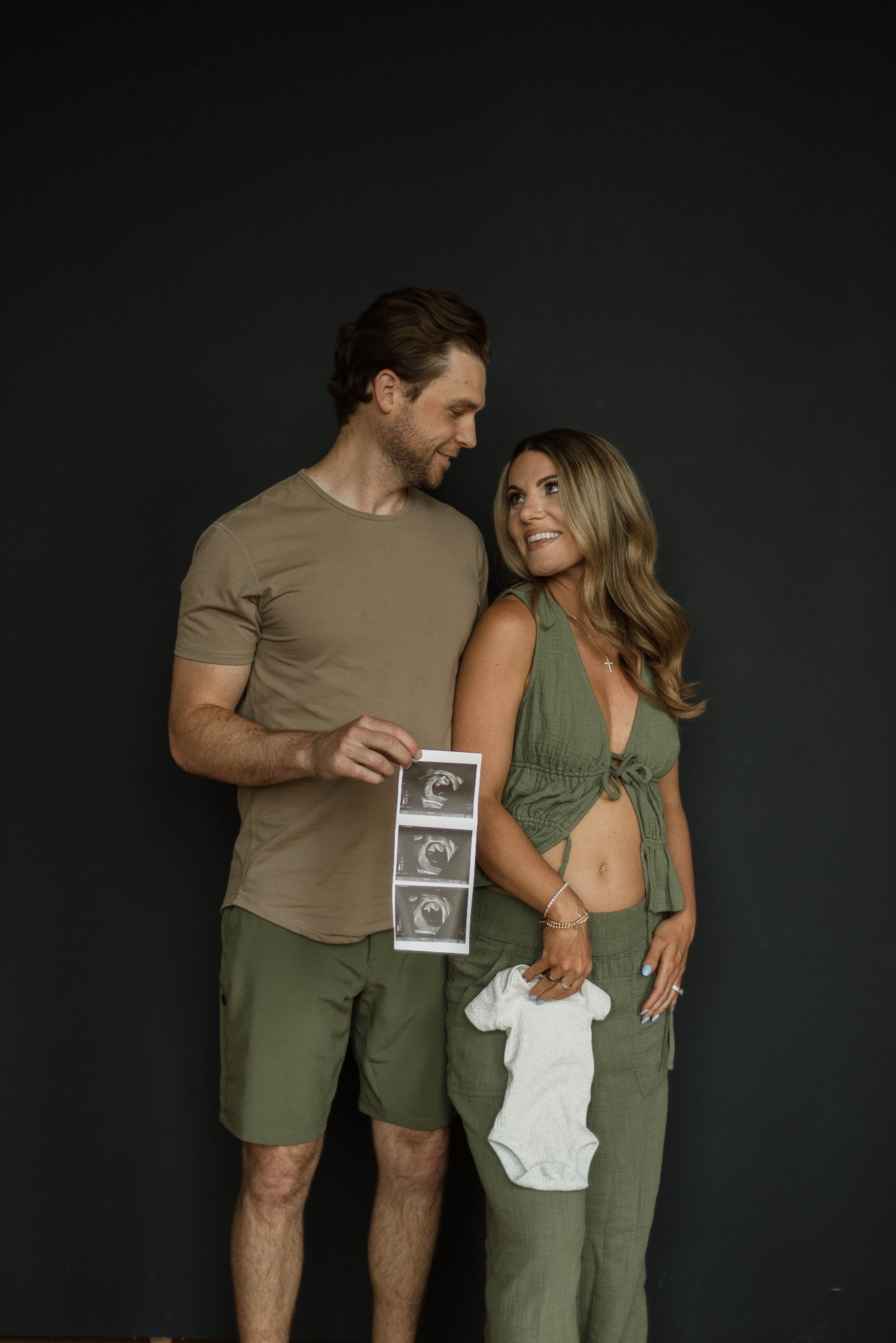 Pregnancy announcement outfit that shows off the bump!  On super sale right now too 

#LTKFindsUnder50 #LTKSummerEdit #LTKSaleAlert