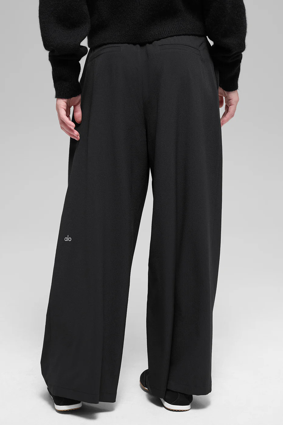 ALO | High-Waist Dreamscape Trouser (Short) in Black, Size: Medium | Alo Yoga (US)