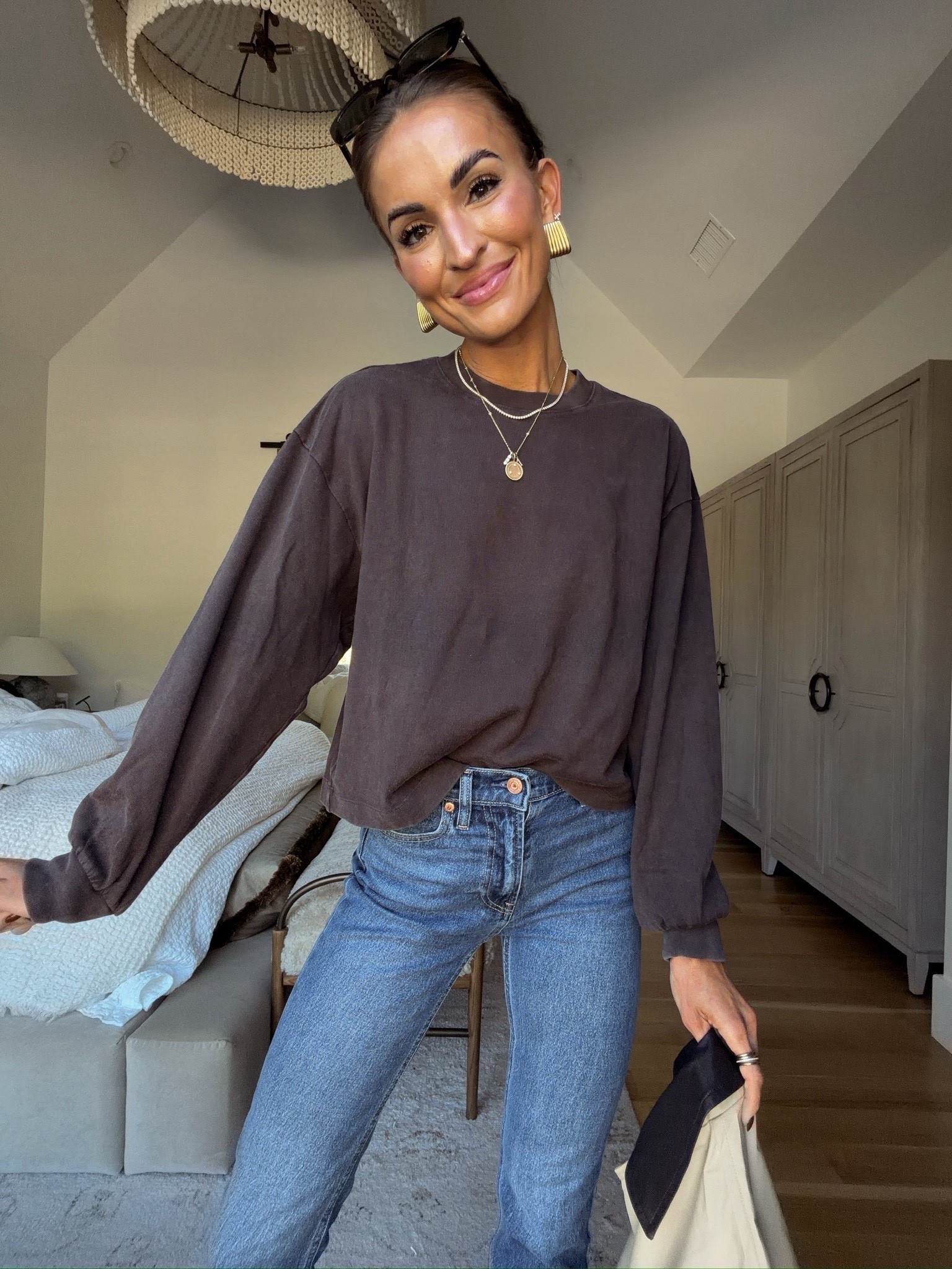 sweatshirt + jeans both on sale! 🙌🏼

#LTKSaleAlert