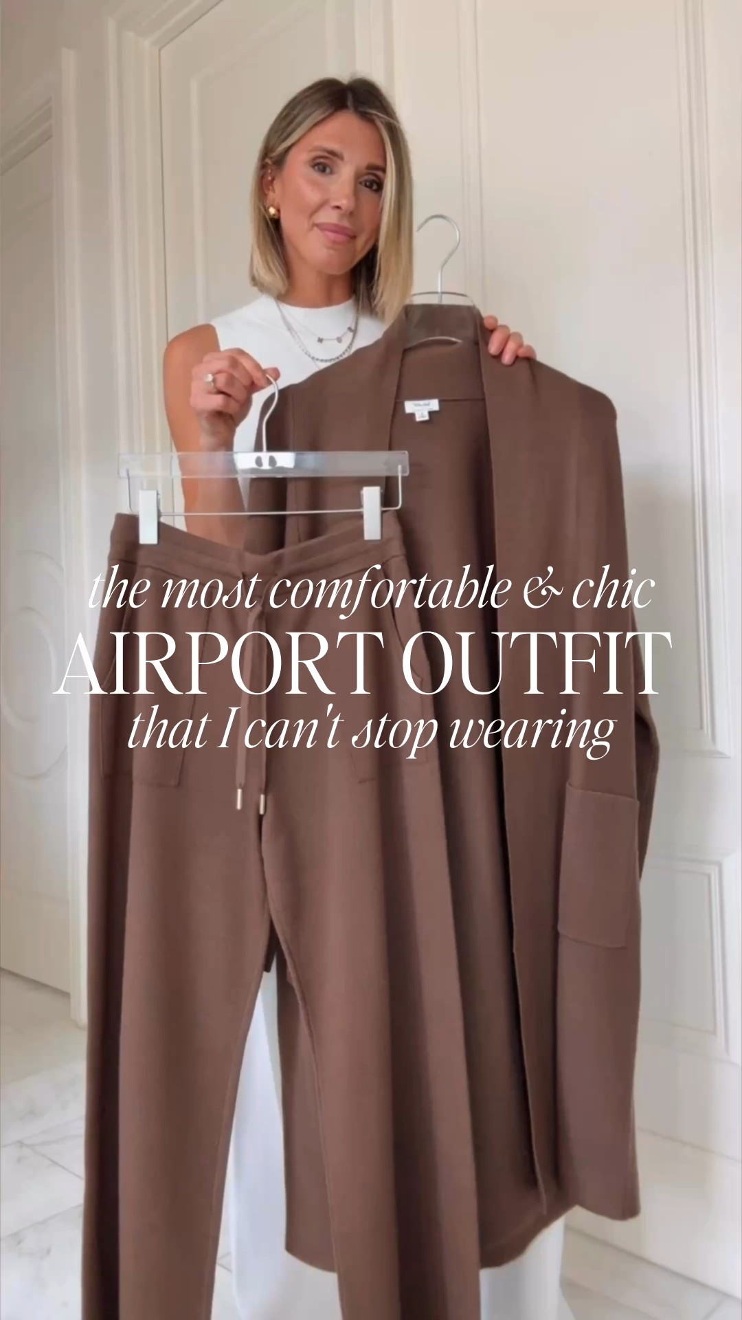 The most comfortable and chic airport outfit, travel outfit 