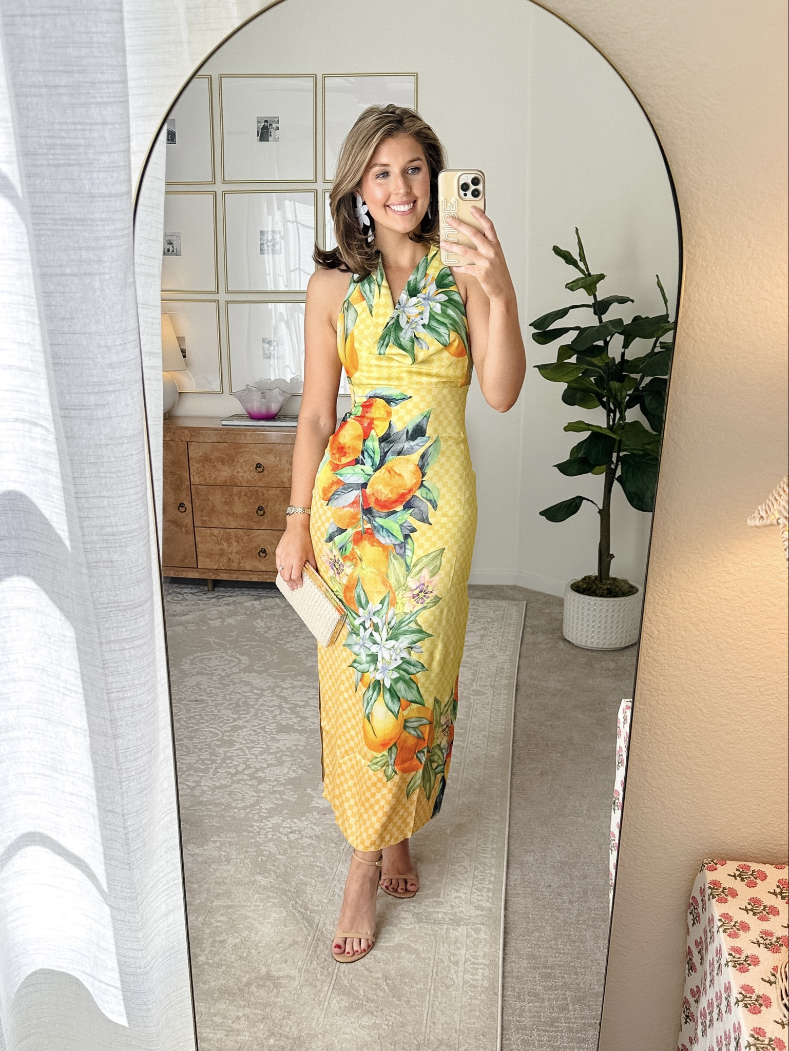 Pretty spring / summer / Italy wedding guest dress! Wearing an XS
