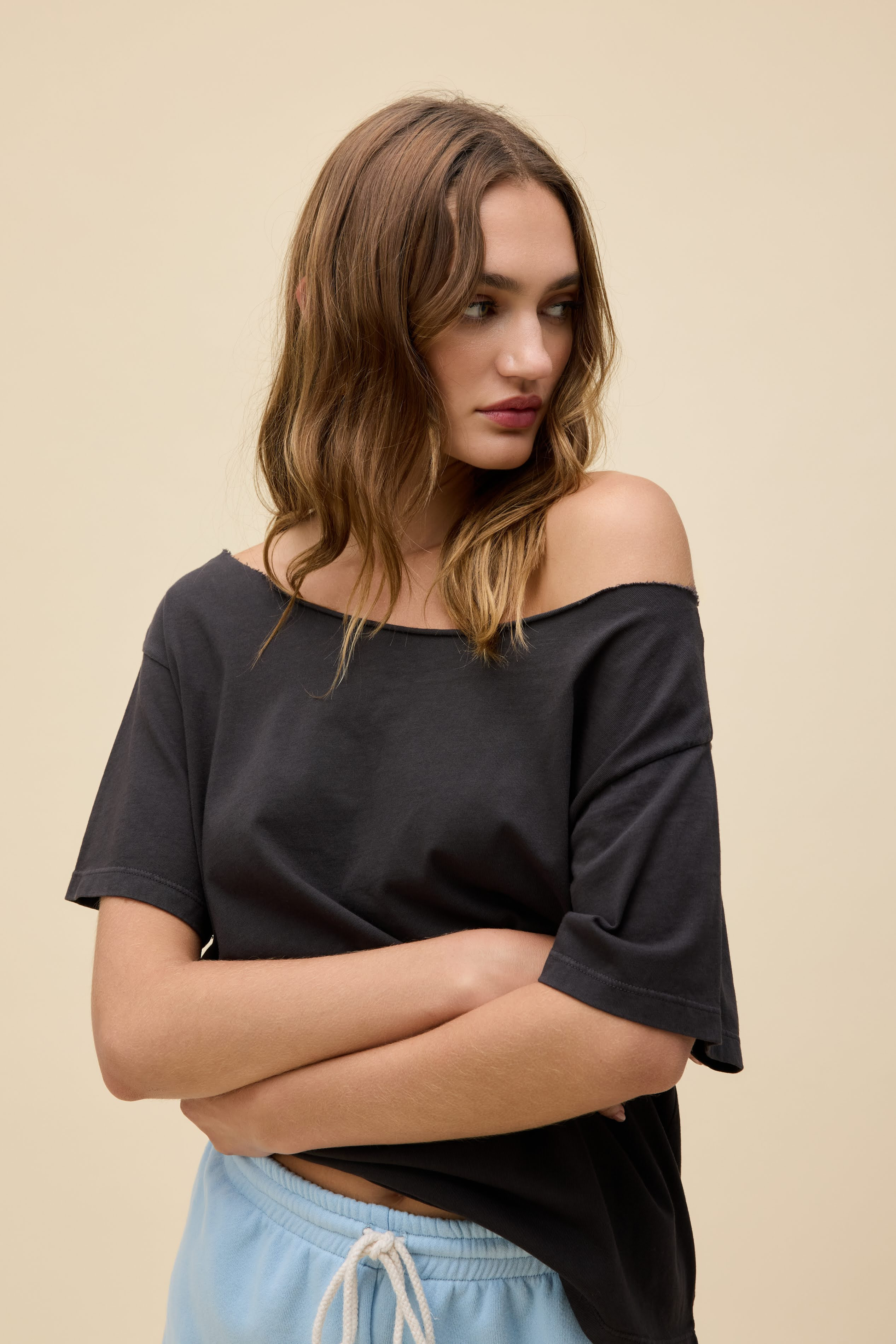 Solid Off-The-Shoulder Tee | Daydreamer