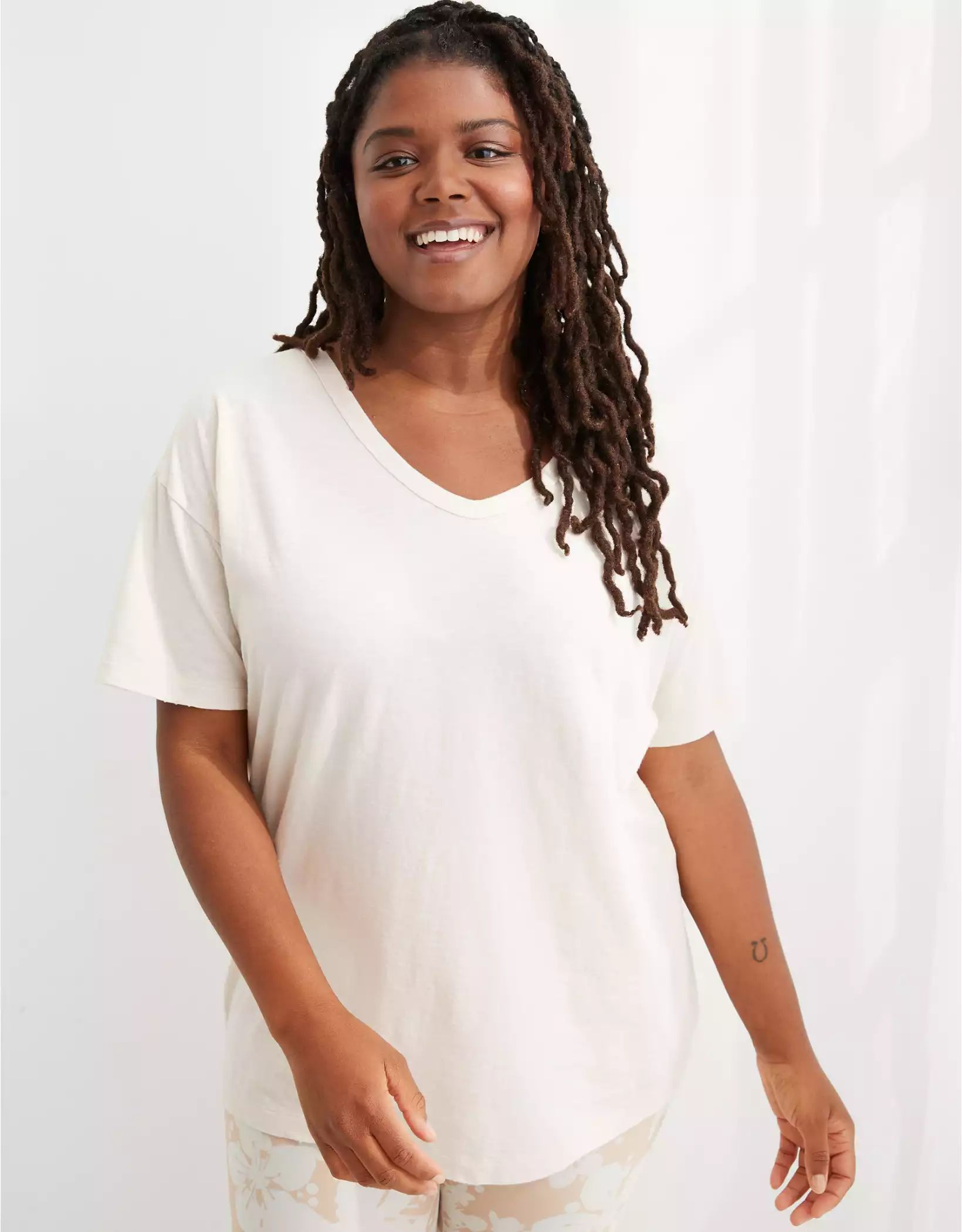 Aerie Distressed V-Neck Oversized Boyfriend T-Shirt | American Eagle Outfitters (US & CA)