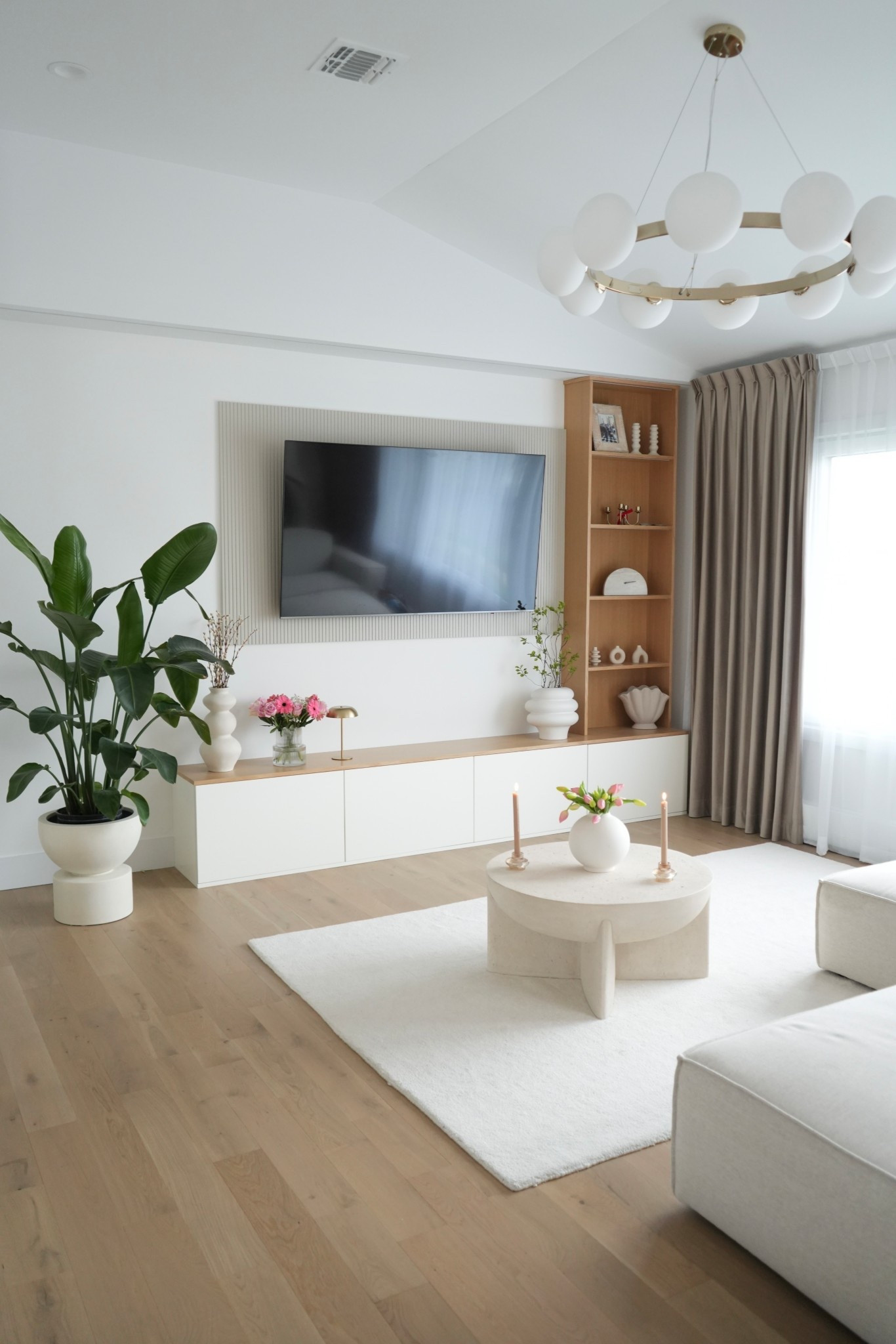 Neutral living room inspo + rug idea ✨🤍

#LTKstorytime #LTKSaleAlert #LTKHome