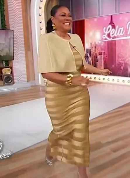 @iamlelarochon appeared on @sherrishowtv wearing a full @herveleger look, including a $1,795 Nia Strapless Bandage Gown in Gold Ombre and an $895 Juliette Cape in Metallic Gold. Hot! Or Hmm..?

📸: Sherri Show

#LelaRochonFBD #lelarochonstyle #HerveLeger #fashionbombdaily #fbdaily