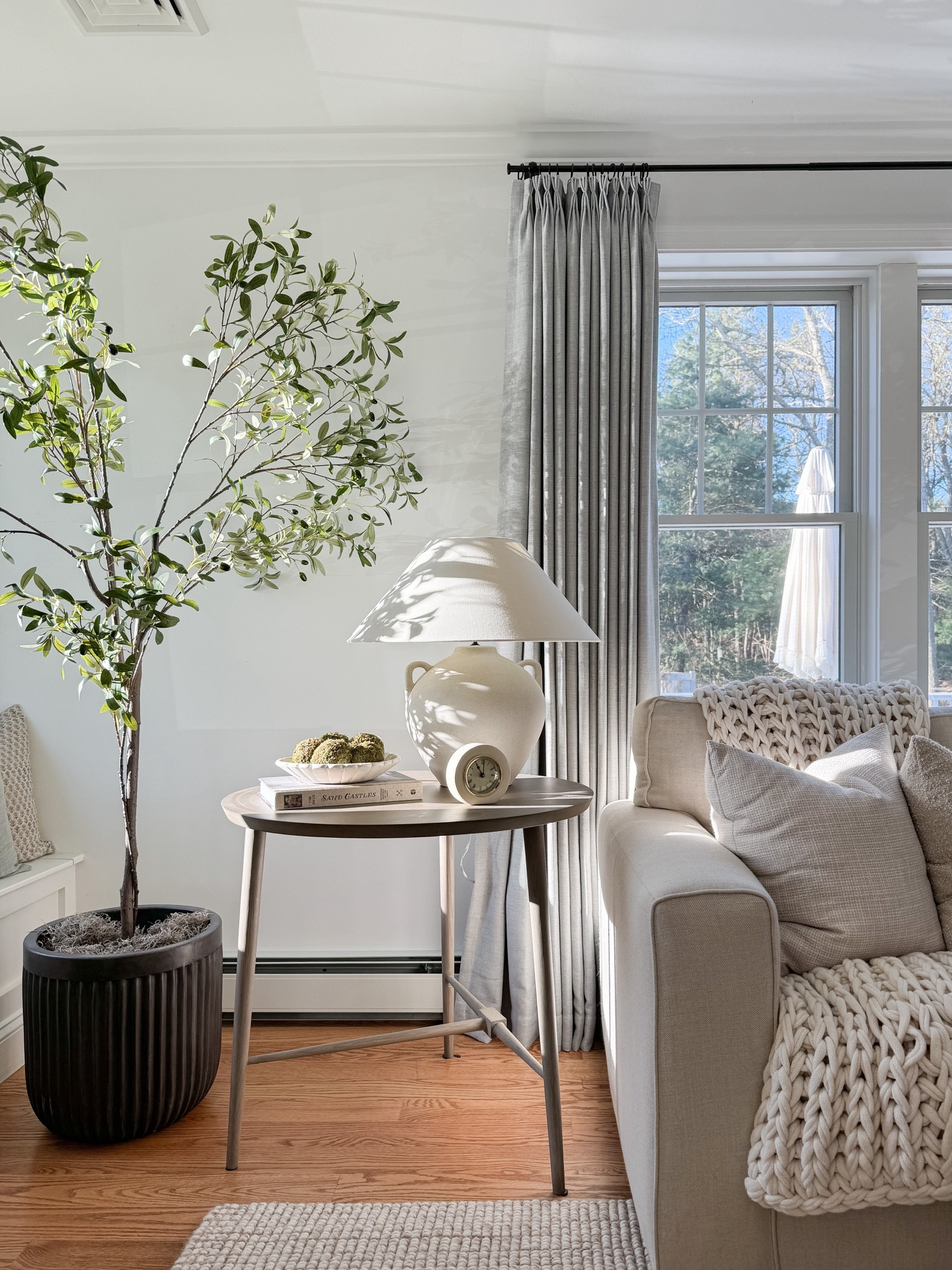 Affordable Living Room Finds

Home finds, home decor, home inspo, decor finds, decor inspo, affordable home, affordable decor, amazon home, amazon finds, amazon decor, neutral home, home inspo, home styling

#LTKFindsUnder50 #LTKHome #LTKStyleTip