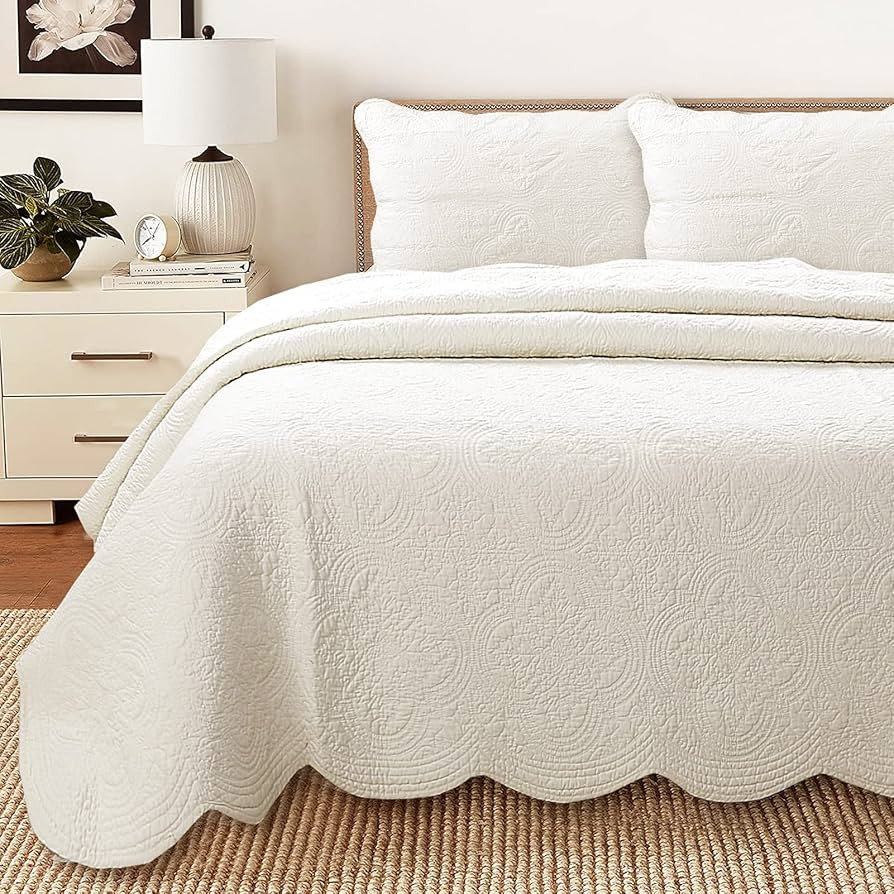 Cozy Line Home Fashions 100% Cotton Medallion Off White Matelasse Embossed Bedding Quilt Set, Rev... | Amazon (US)