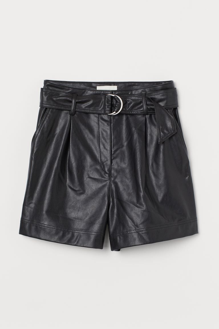 Shorts aus Lederimitat | H&M (DE, AT, CH, NL, FI)