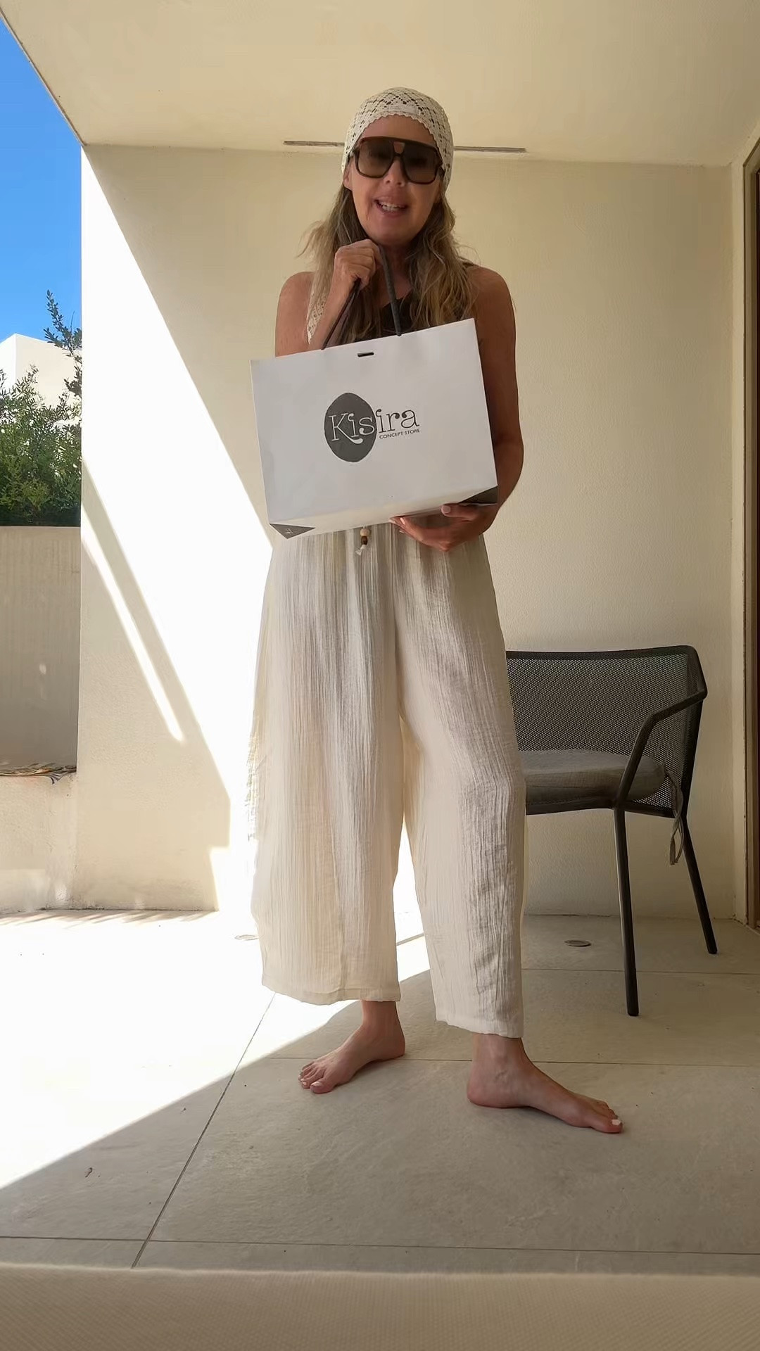 Coup de cœur pour ces tongs ! 
Je porte un pantalon et un foulard Zara. Tous les liens sous la vidéo 
#haulmode#zaranewin#zara#

#LTKFashionMonth #LTKfrance #LTKsummer