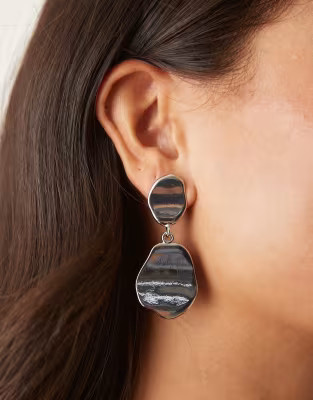 DesignB London flat molten drop stud earrings in silver | ASOS | ASOS (Global)