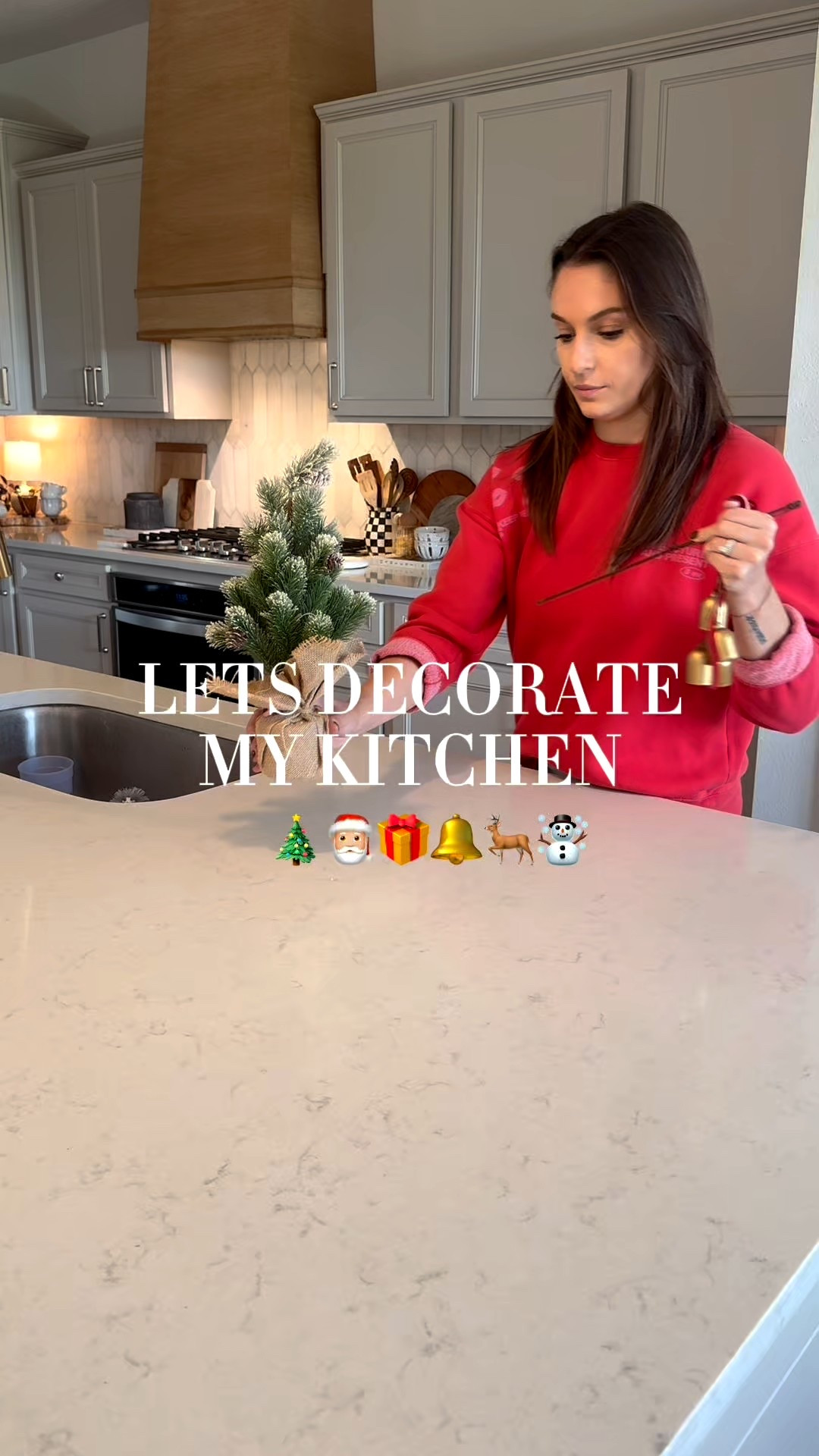 🎄🎅🏼🦌🔔❤️
Kitchen holiday decor! 



#LTKHoliday #LTKdayinmylife #LTKHome