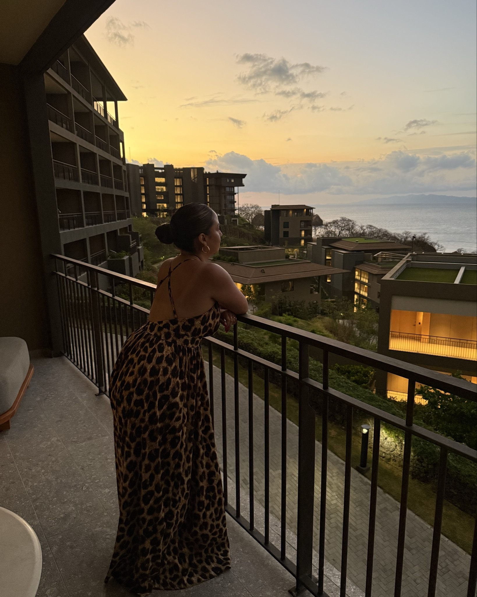 Perfect beach vacation dress- open back, flowy ✨

Linked the same dress but they don’t have the exact color print anymore that I have in the photo. 

#beachvibes #vacationvibes #beachdress #vacationfit

#LTKvlog #LTKootd #LTKgrwm
