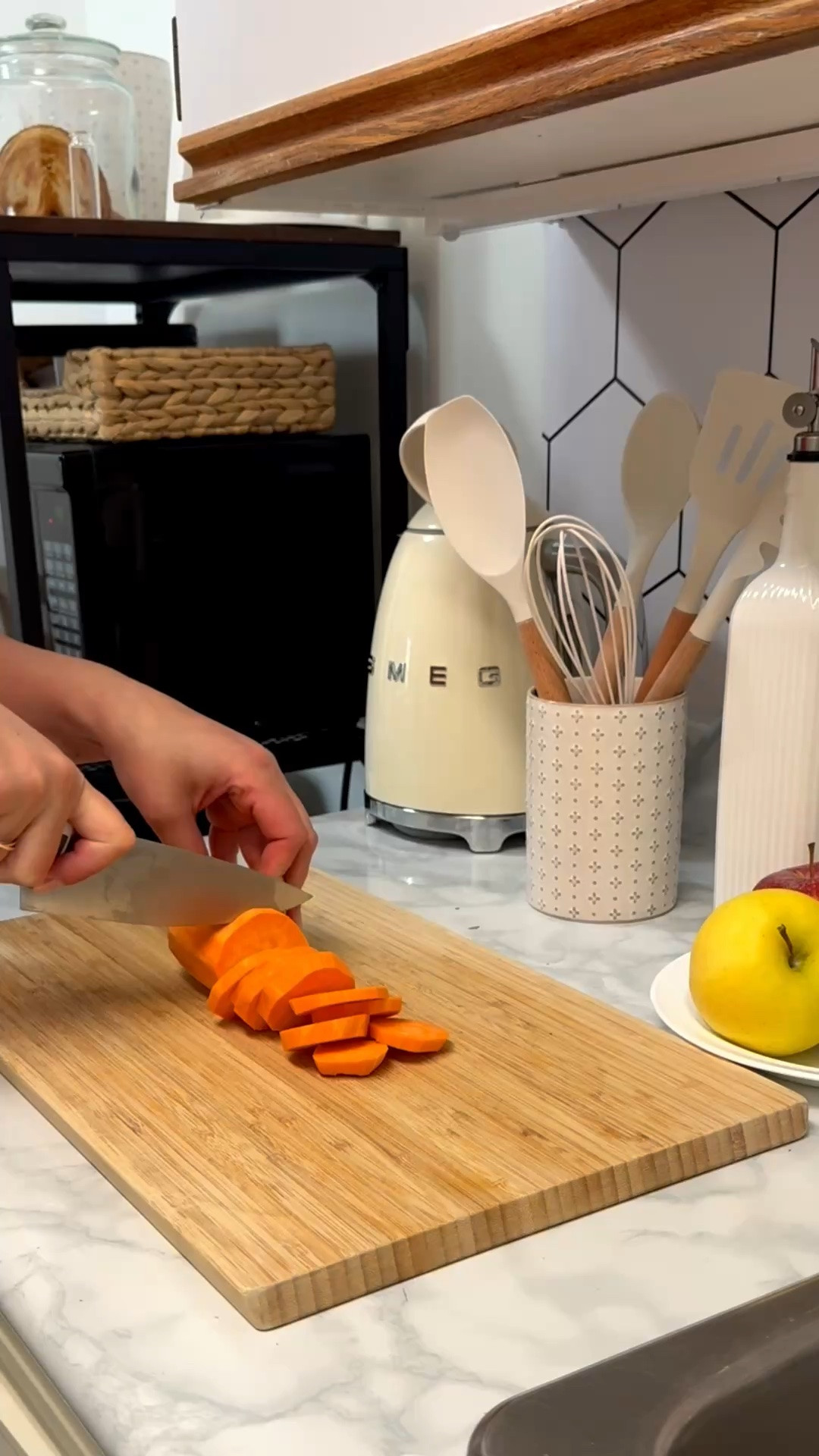 Simple moments in the kitchen ✨ Fresh veggies, cozy vibes, and my favorite little kitchen routine.

#LTKhome #LTKkitchen #kitchenessentials #cozyhome #everydaystyle

#LTKsummer #LTKfamily #LTKhome