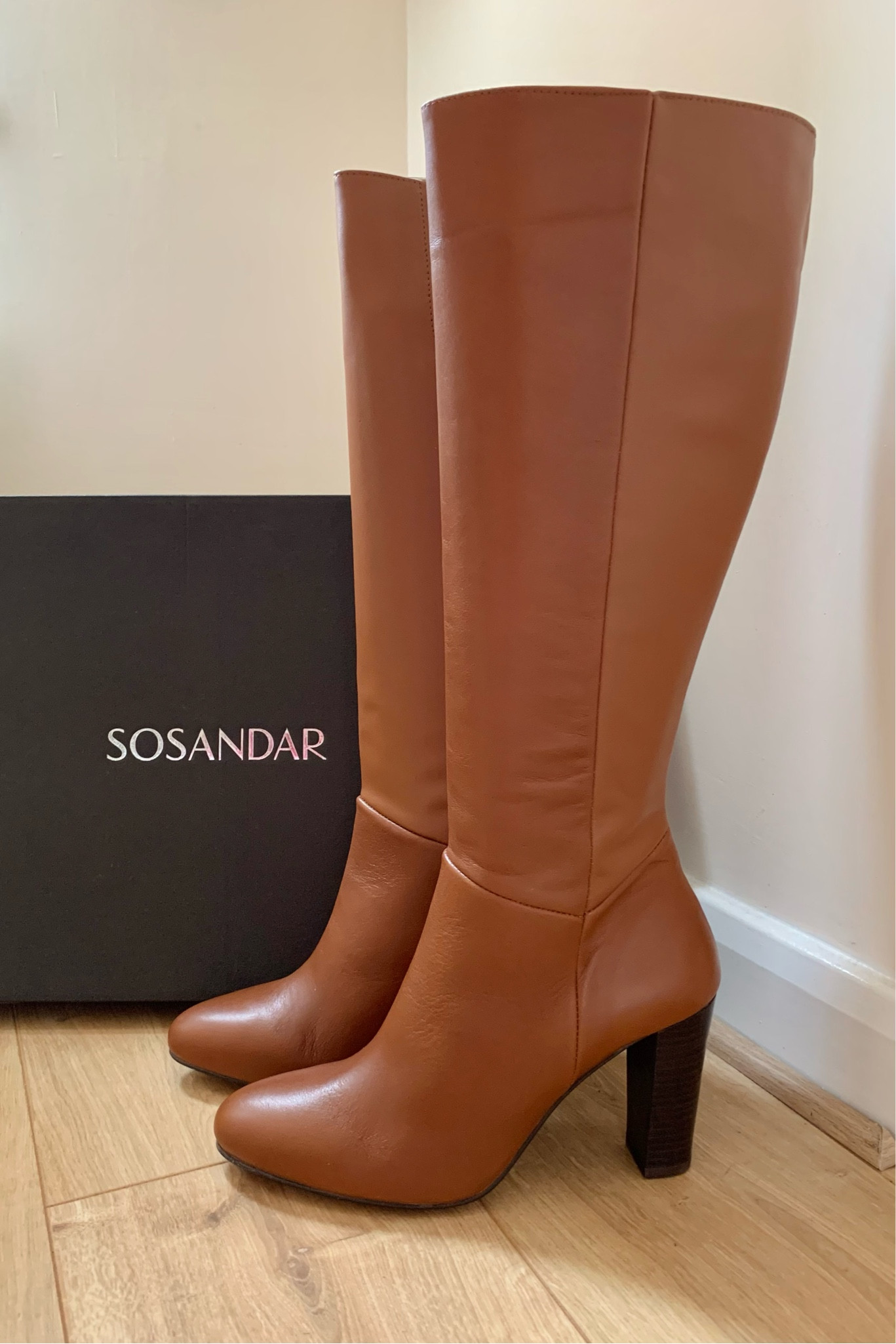 New fave boots for autumn 🍂 
Ps: they’re also available on SecretSales.com in some sizes! 

Sosandar boots
Tan leather boots heeled boots genuine leather boots knee high boots autumn fashion fall fashion fall shoes autumn shoes

#LTKstyletip #LTKshoecrush #LTKsalealert