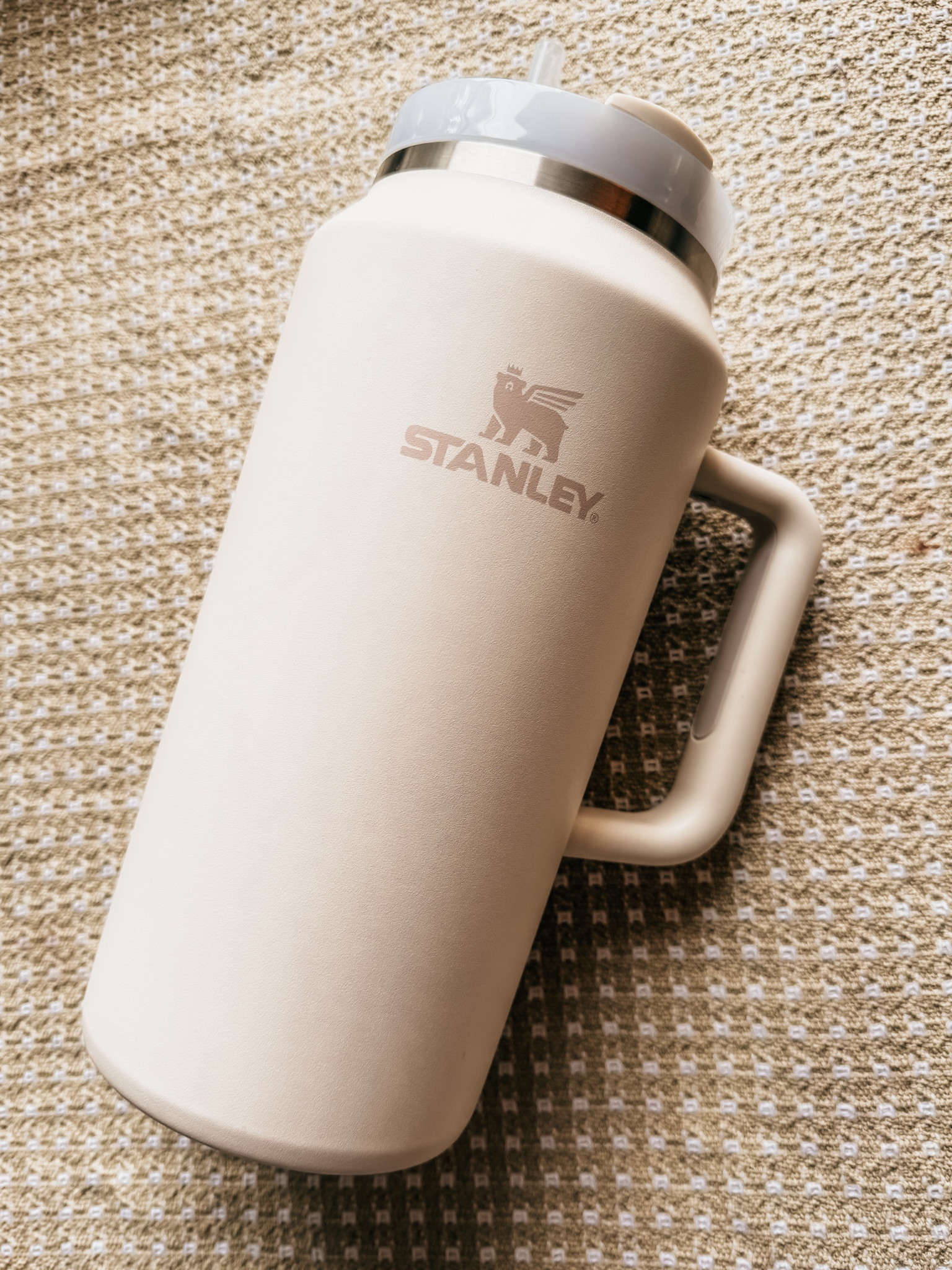 64 oz water jug to make sure you’re getting your needed daily water intake! Mine keeps ice all day! #stanley #stanleyjug 

#LTKhome #LTKfindsunder100 #LTKMostLoved