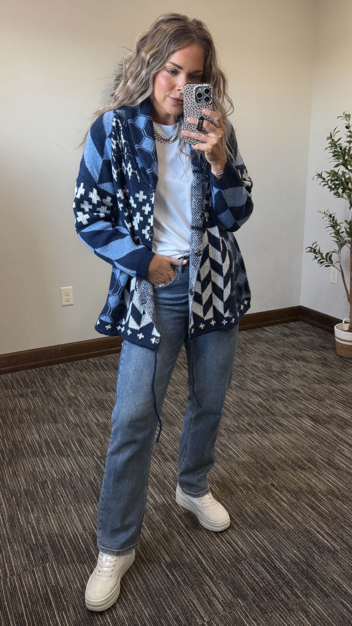 One size cardigan- would fit a small-large. Small tee.   

#LTKFindsUnder50 #LTKdayinmylife #LTKStyleTip