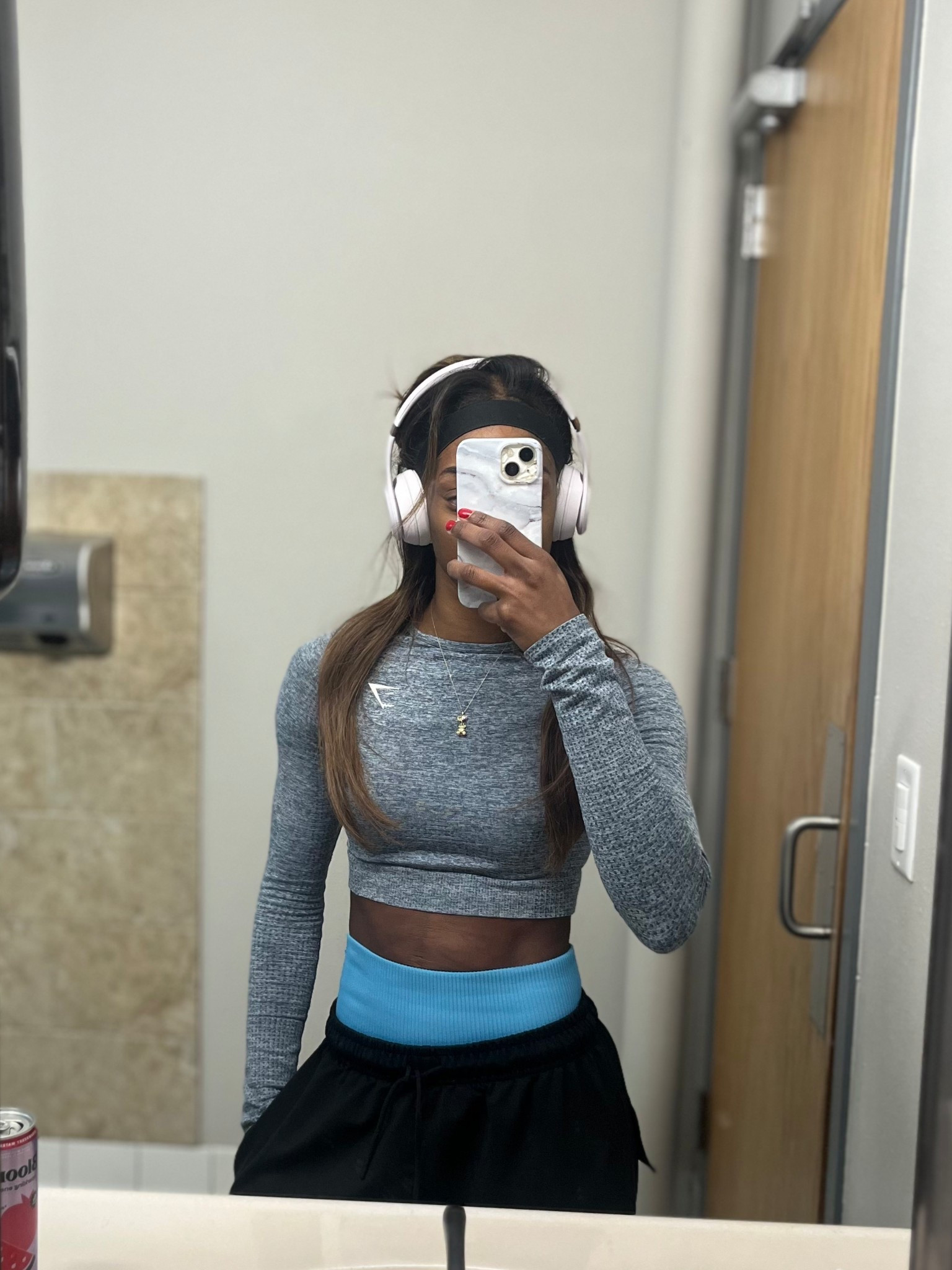 Gym fit 💙🎧

#LTKfitnessgoals #LTKootd #LTKmomlife