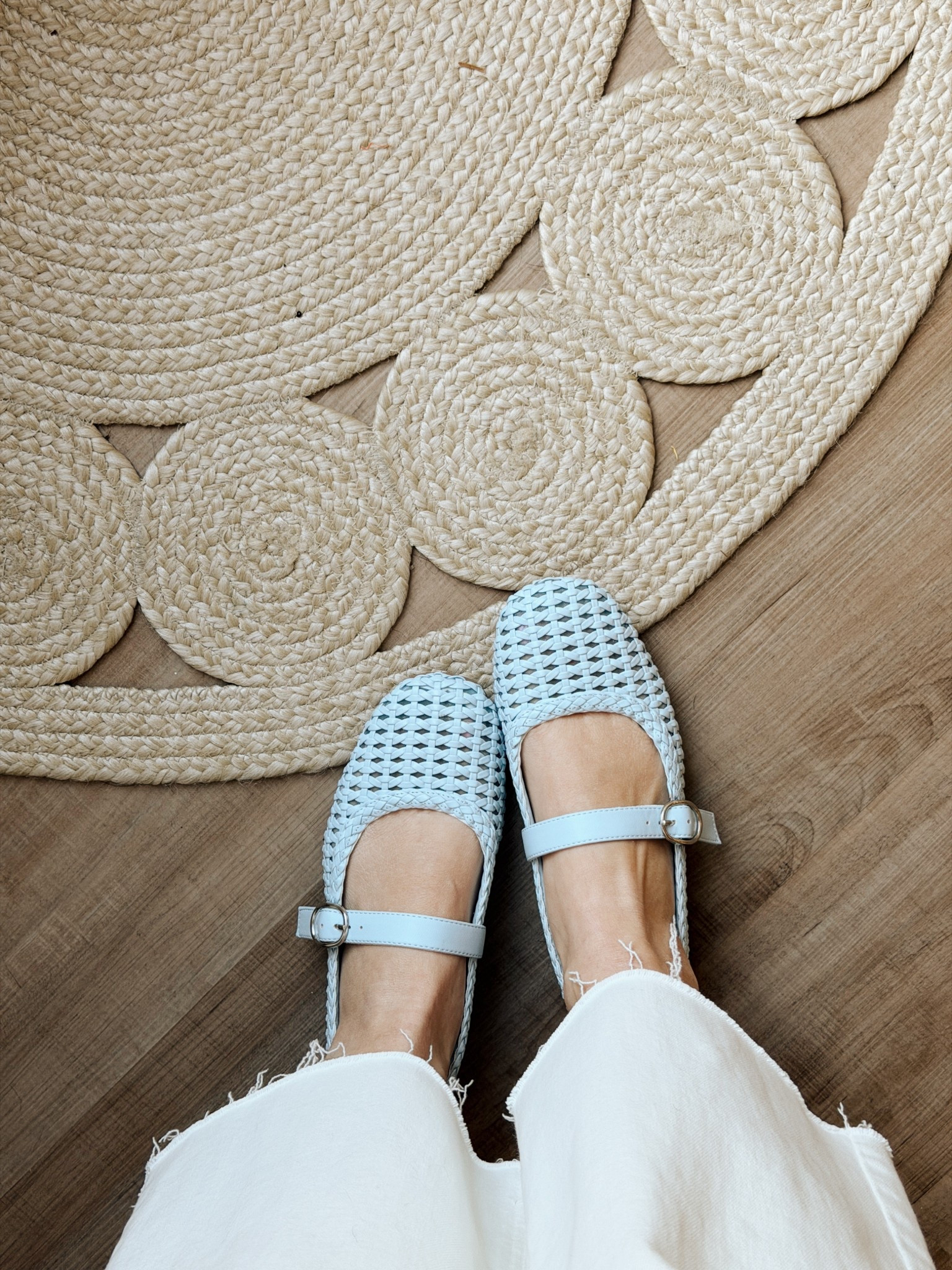 Spring is near 🩵☀️ $25 ballet flats 

#LTKootd #LTKmomlife