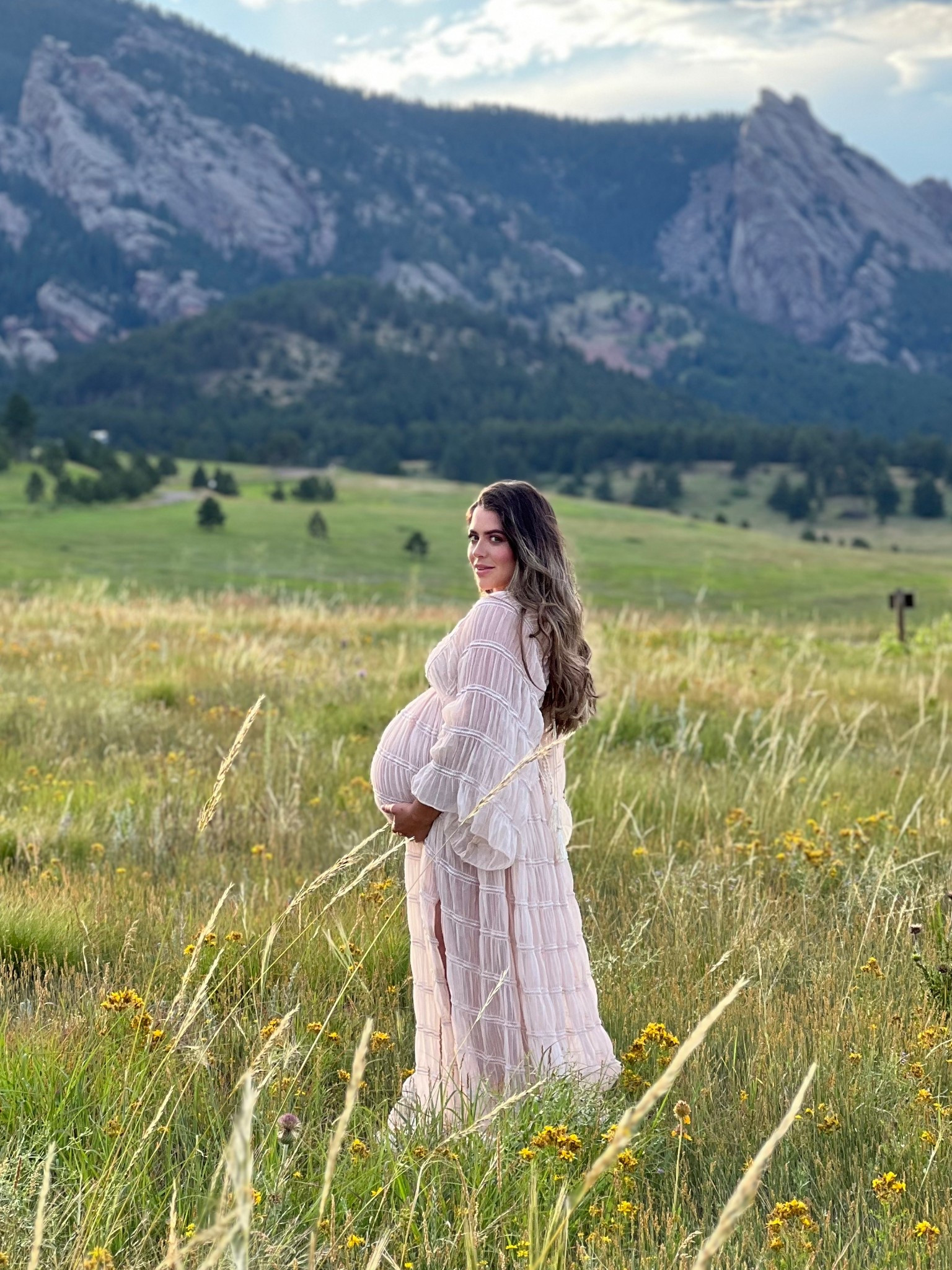 The most beautiful maternity dress for a photoshoot 💕🤰🏼 
#maternitydress
#maternityphotoshoot
#maternitybohodress
#pregnancy


#LTKBaby #LTKBump #LTKBeauty
