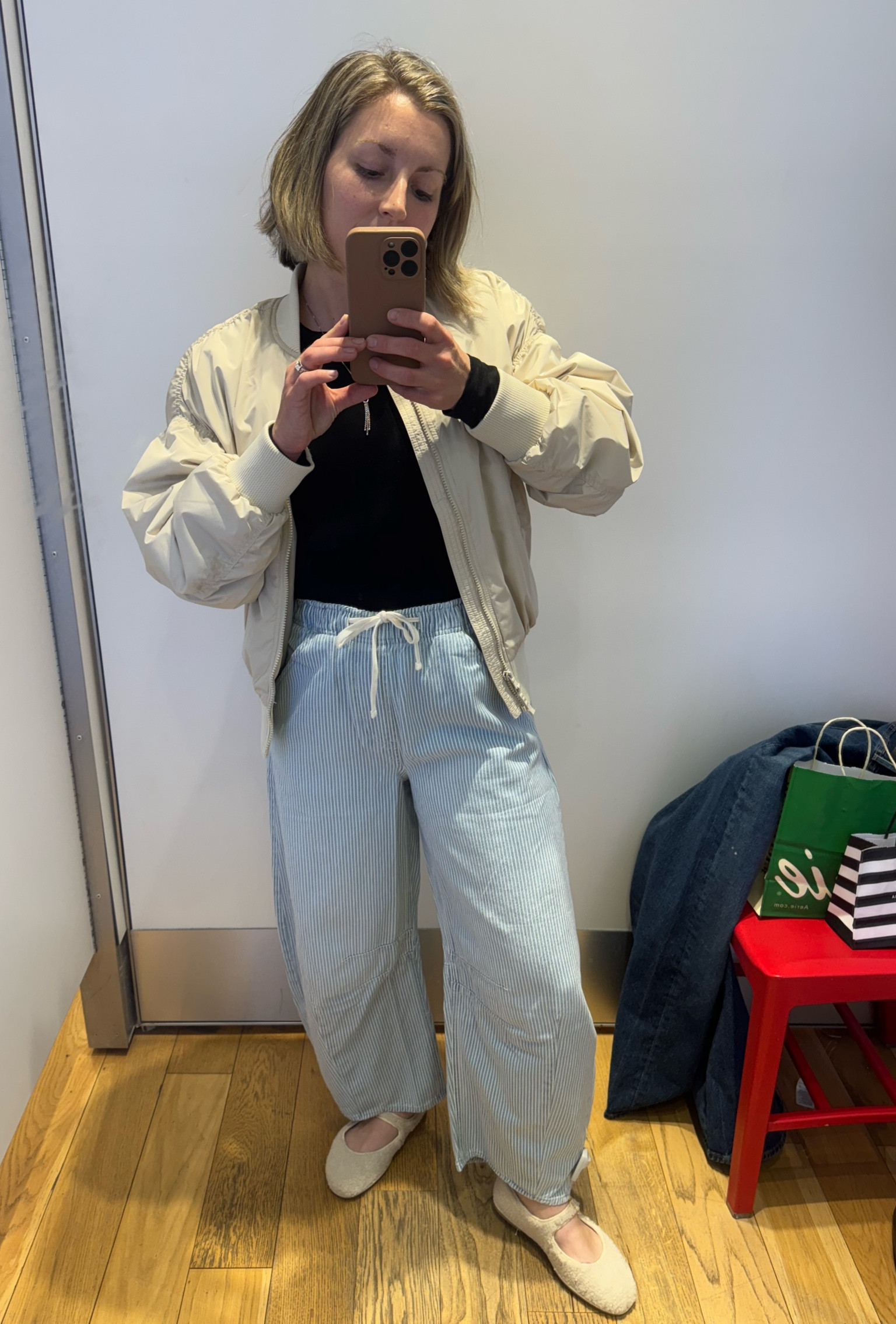 #gap is killing it with their barrel and horseshoe jeans this season! ✨

#LTKStyleTip #LTKSeasonal #LTKFindsUnder100