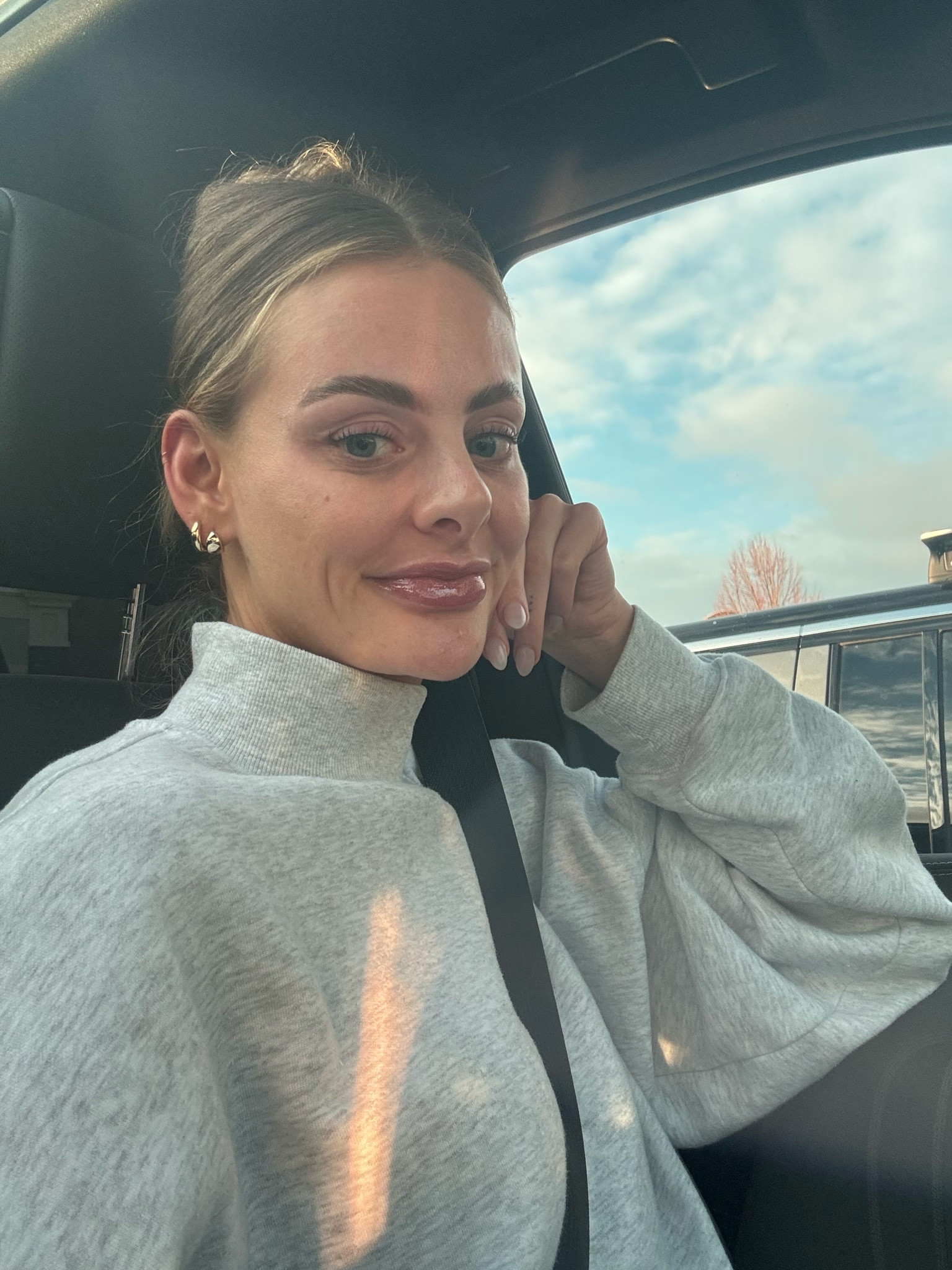 buying flowers…again. ✌🏼

#LTKFindsUnder100 #LTKActive #LTKSeasonal