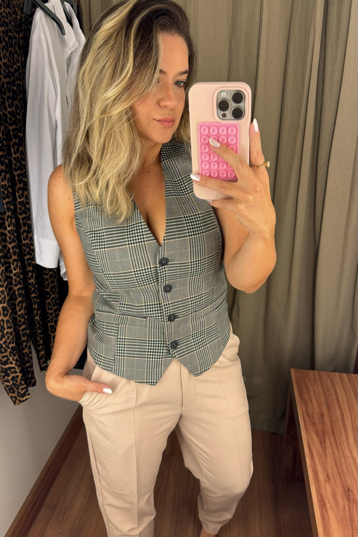 Look Renner ✨ colete xadrez e calça de alfaiataria 

#LTKbrasil #LTKover40 #LTKworkwear