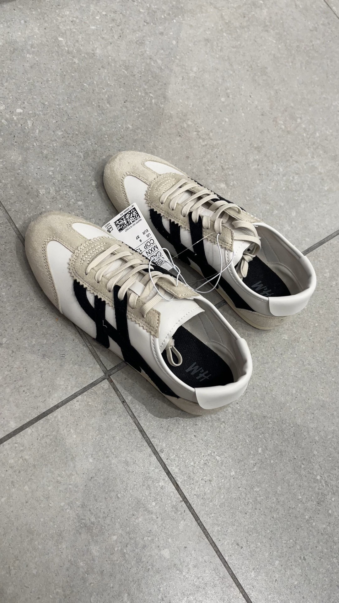 A very classic and affordable sneaker option for her! 

#LTKFindsUnder50 #LTKShoeCrush #LTKStyleTip