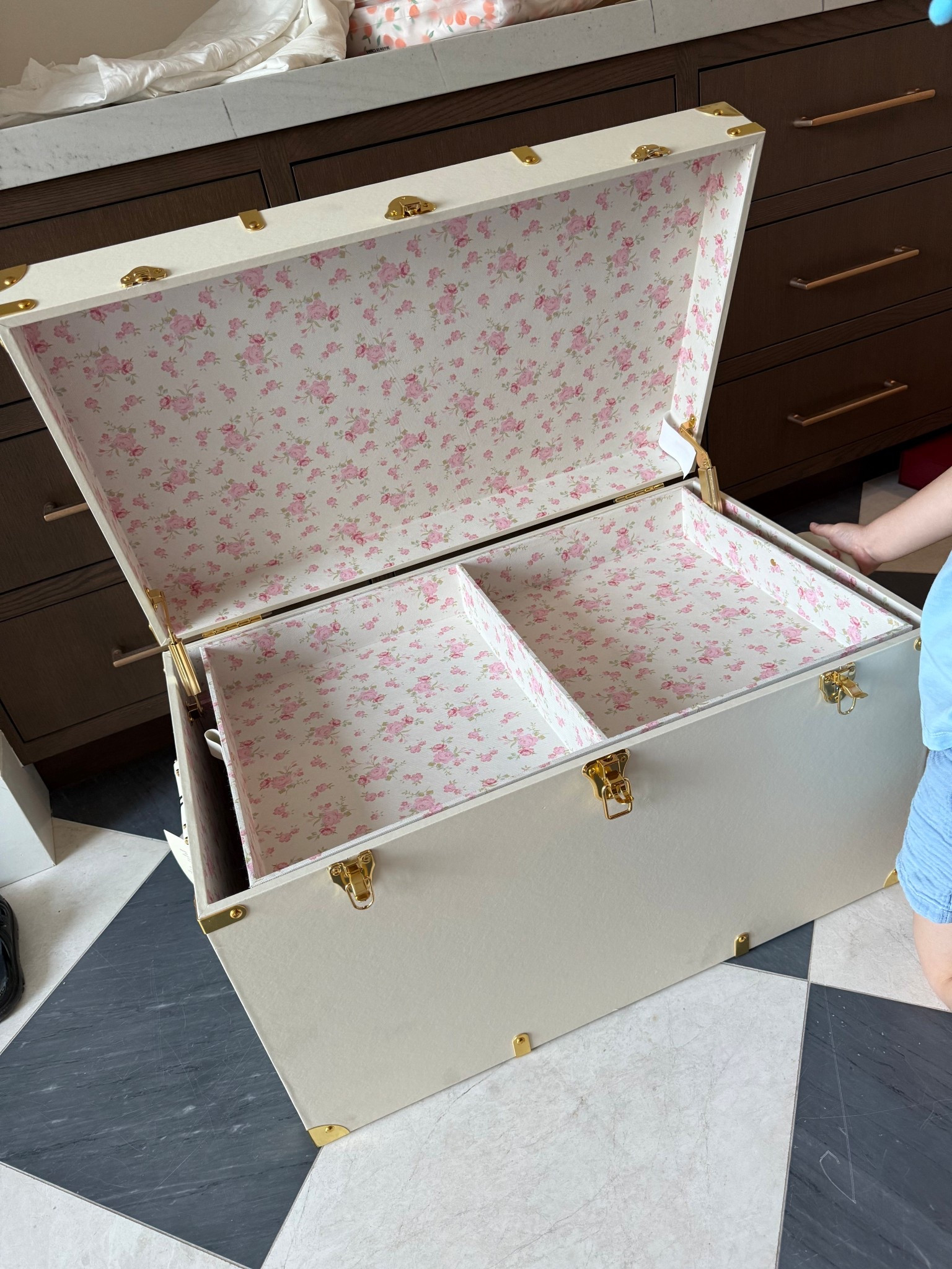 how cute is this new keepsake trunk?! 




Target, Mom,

#LTKBaby #LTKmomlife #LTKKids