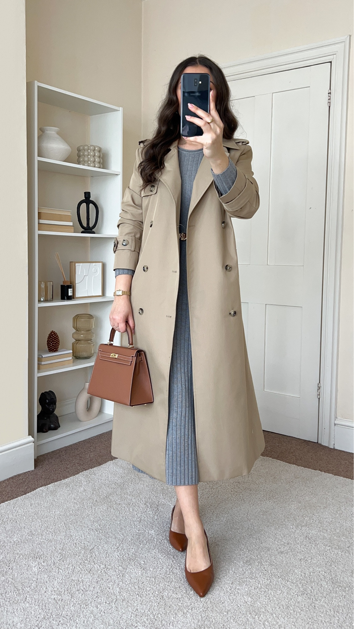 Smart & chic work Spring outfit.
Knit dress is from &OtherStories, wearing size S. Trench coat is from Mango, wearing size S.

#LTKstyletip #LTKfindsunder100 #LTKeurope