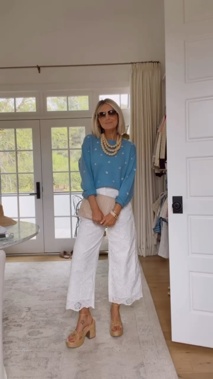 I love this embroidered flower sweater for spring! And, how fun is it styled with these white eye pant pants! Wearing S!

Loverly Grey, Ann Taylor, spring outfit, Easter weekend, wedges, spring heels, spring sweats, white pants 

#LTKSeasonal