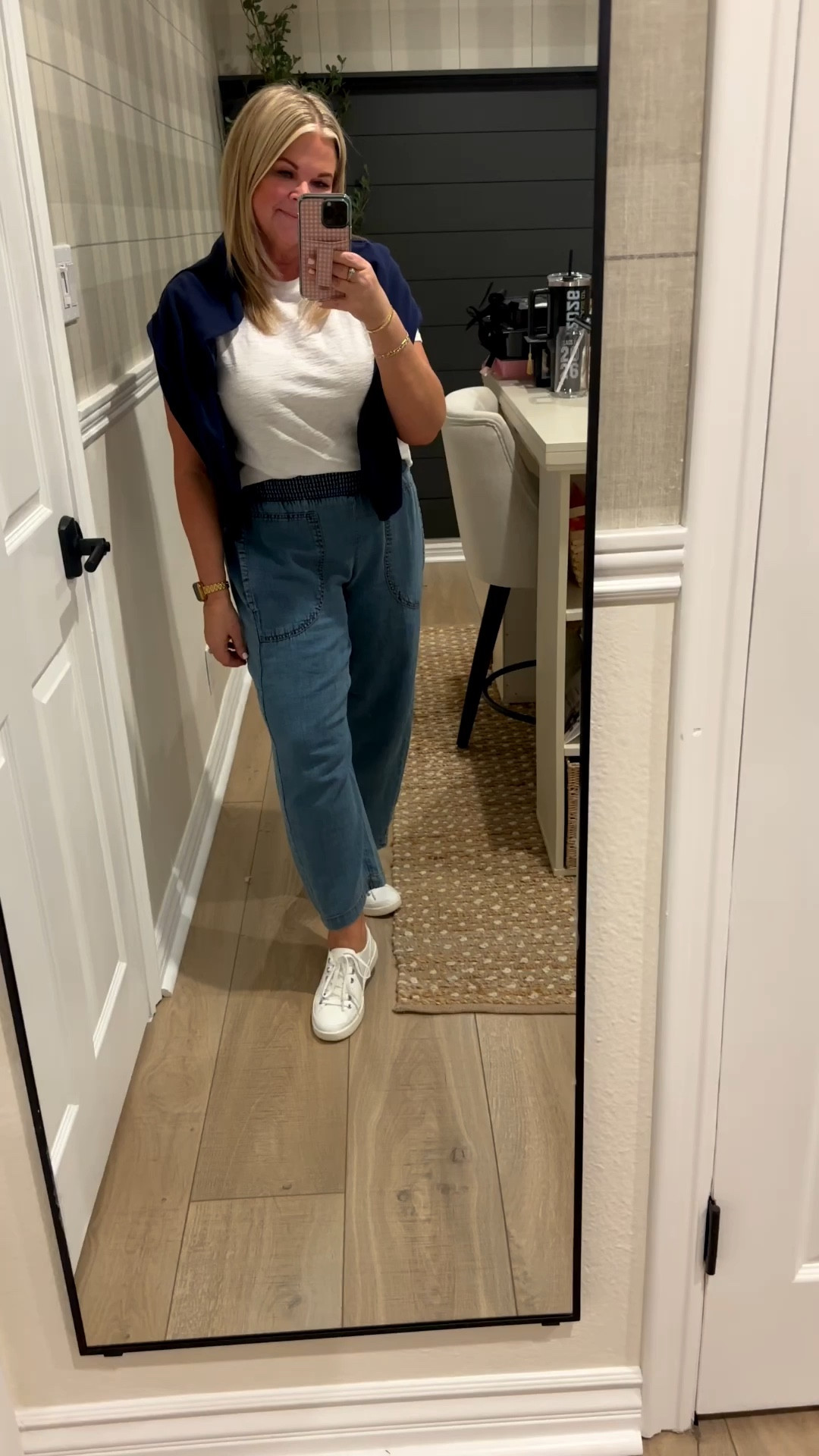 The most comfortable travel outfit! 10 out of 10⭐️

#LTKTravel #LTKMidsize #LTKOver40