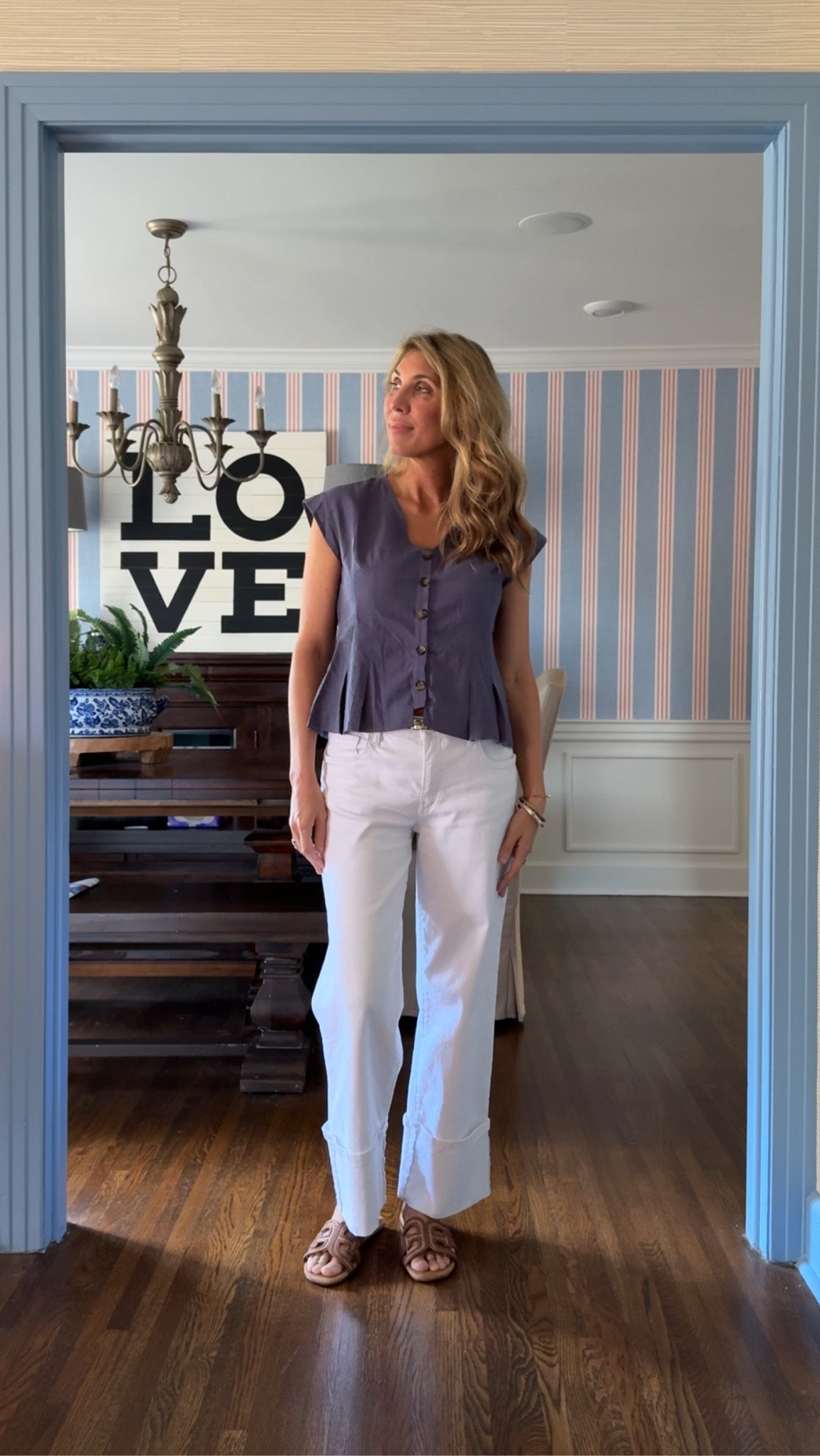 I’m loving the little pleats on this cute Amazon top! It’s a little bit tight across my chest, so if you’re a C cup or more, you may want to size up. 

I paired the top with my white Kut from the Kloth pants and Sam Edelman sandals that I’m apparently obsessed with.

#LTKootd
