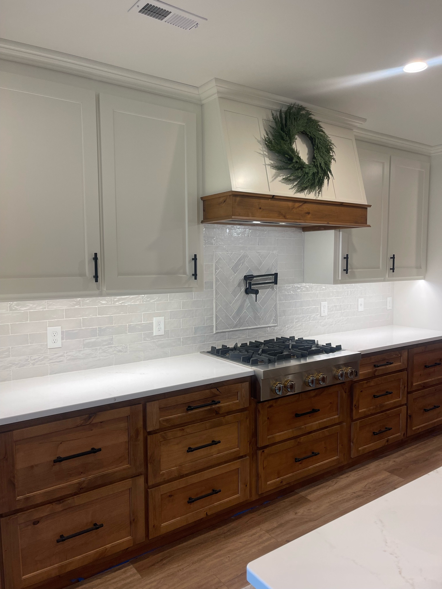 Our beautiful kitchen backsplash!  It’s the perfect combo of grays, whites and shimmer! 

tile, backsplash, kitchen

#LTKHome