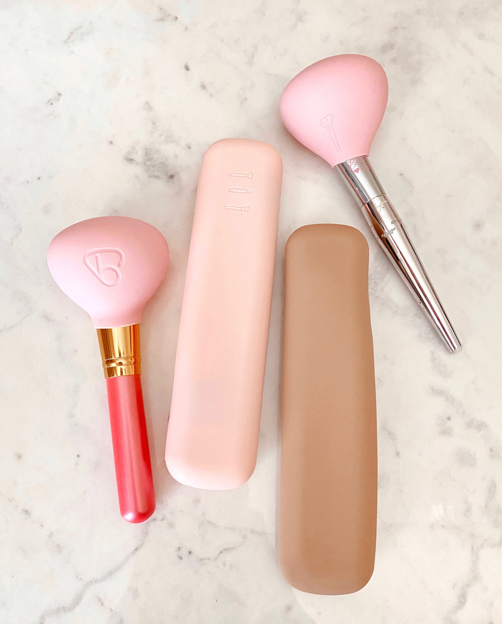 Travel silicone pouches for your makeup brushes! ⭐️

Amazon find, amazon beauty, beauty, makeup, travel 

#LTKtravel #LTKstyletip #LTKbeauty