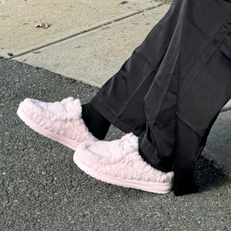 Wendy Slipper - Cozy Plumeria Pink | HEYDUDE