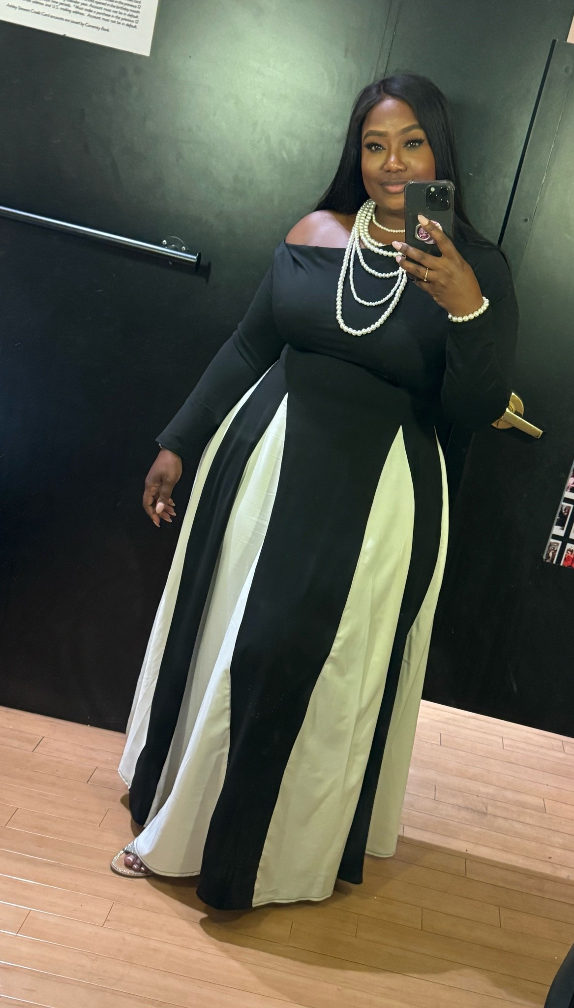 I love a classic black and white look 
Wearing: 1X